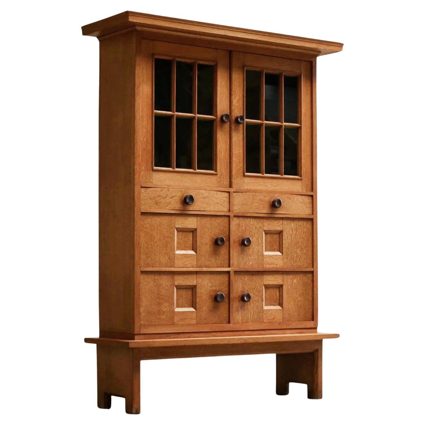 Oscar Degeyter Armadio smaltato in legno massiccio di Oak e pino Belgio 1942