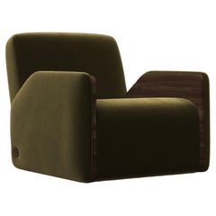 Sillón «Oscar Green» tapizado y de nogal, de Haymann Editions
