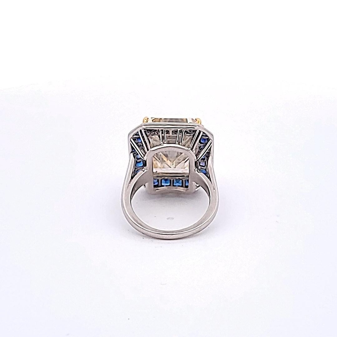 Oscar Heyman, bague cocktail Flyb-SI1 en or 18 carats avec diamants taille émeraude de 17,35 carats Pour femmes en vente