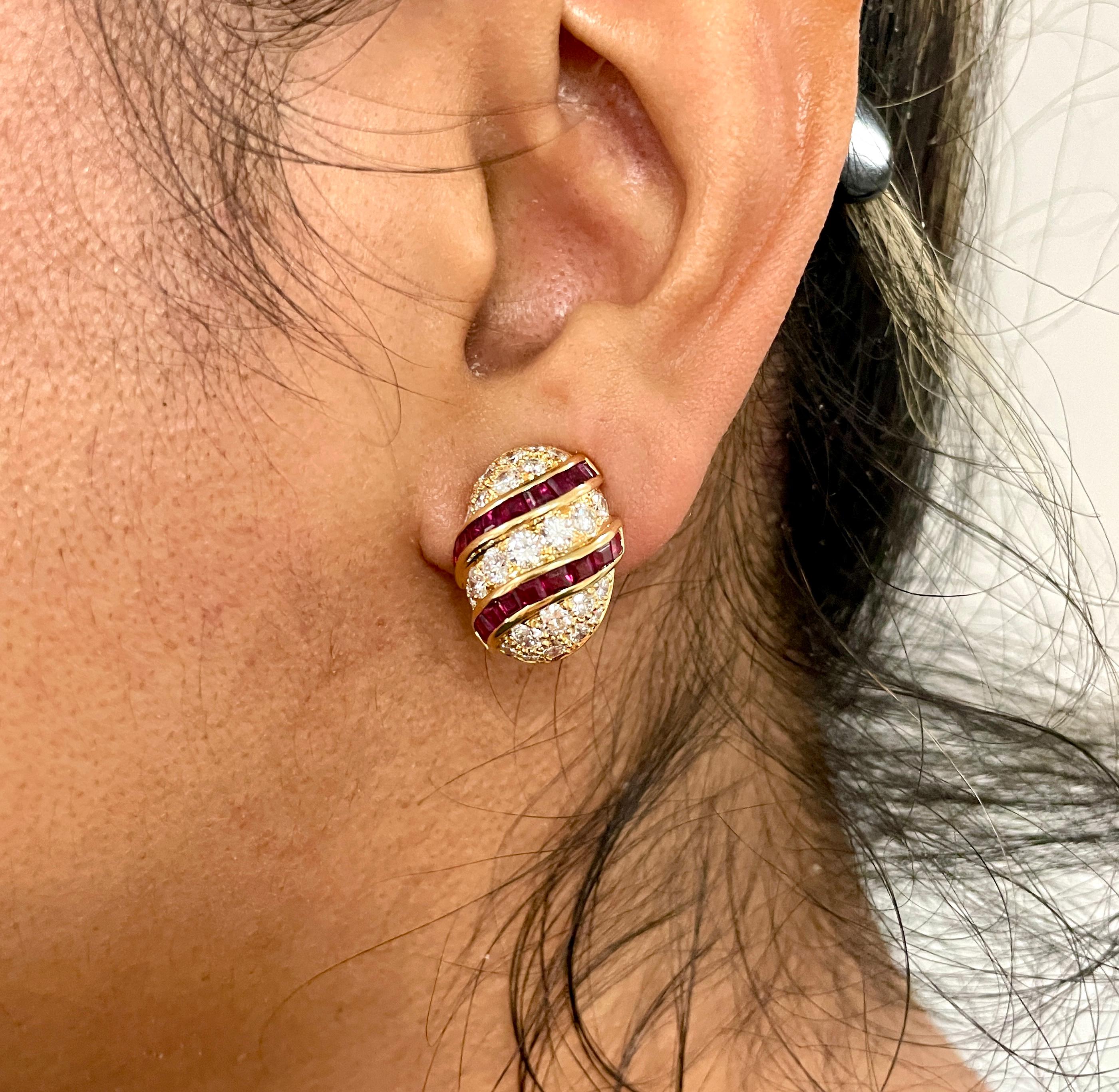 Oscar Heyman 18 Karat Gold Calibre Ruby and Round Diamond Clip Earrings In New Condition For Sale In New York City, NY