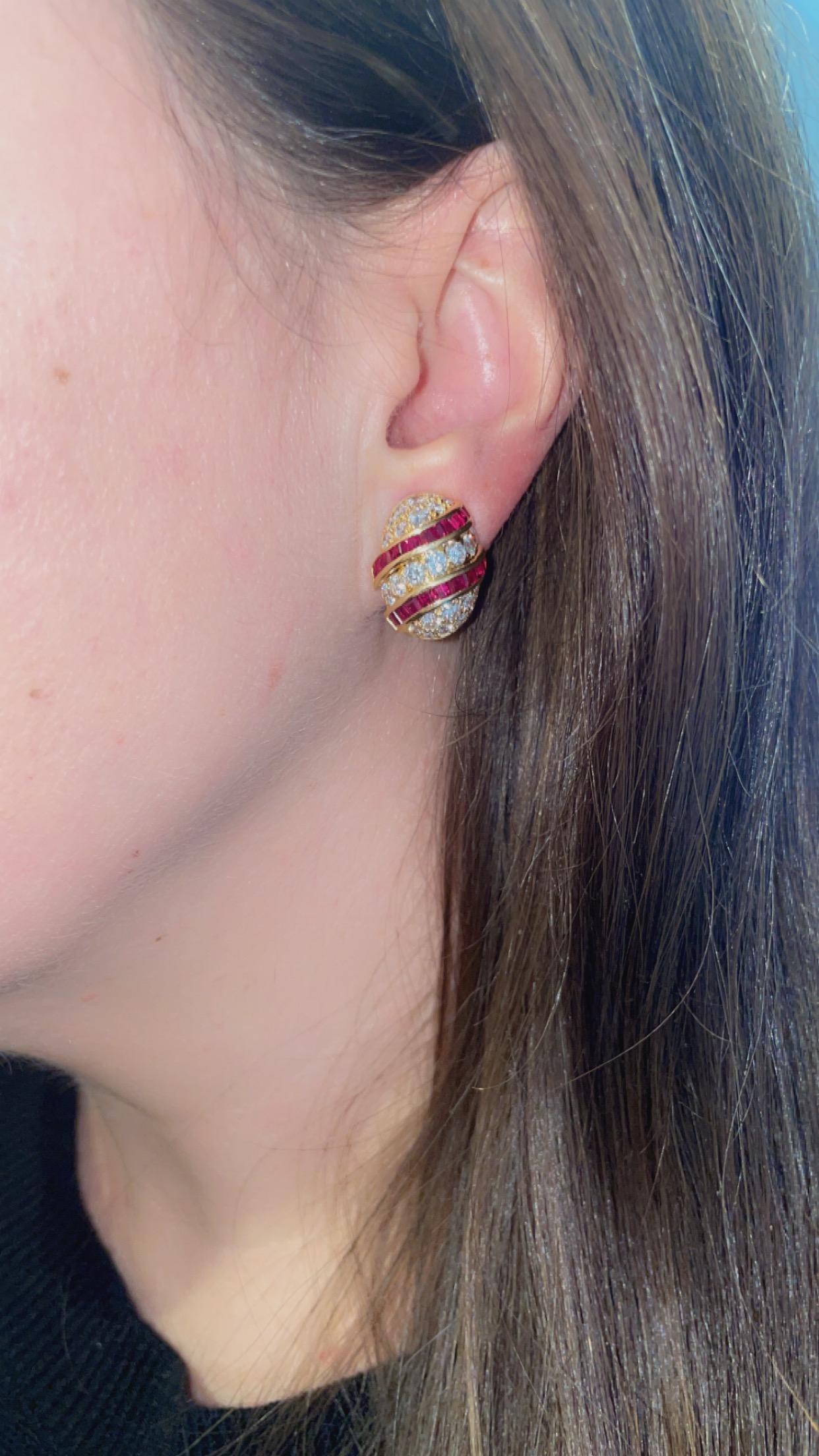 Donna Oscar Heyman Orecchini a clip in oro 18 carati con rubino e diamante rotondo in vendita