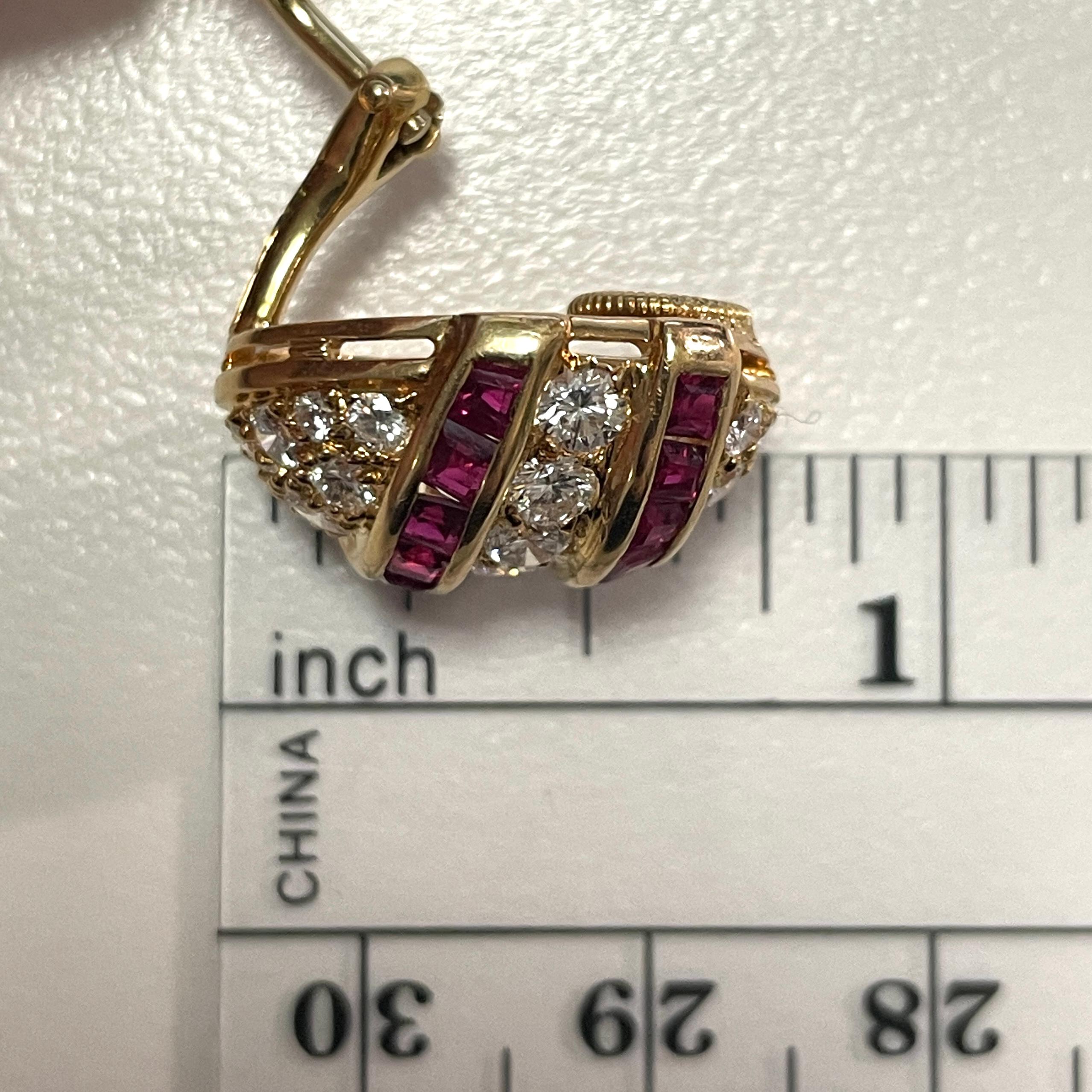Oscar Heyman Orecchini a clip in oro 18 carati con rubino e diamante rotondo in vendita 2