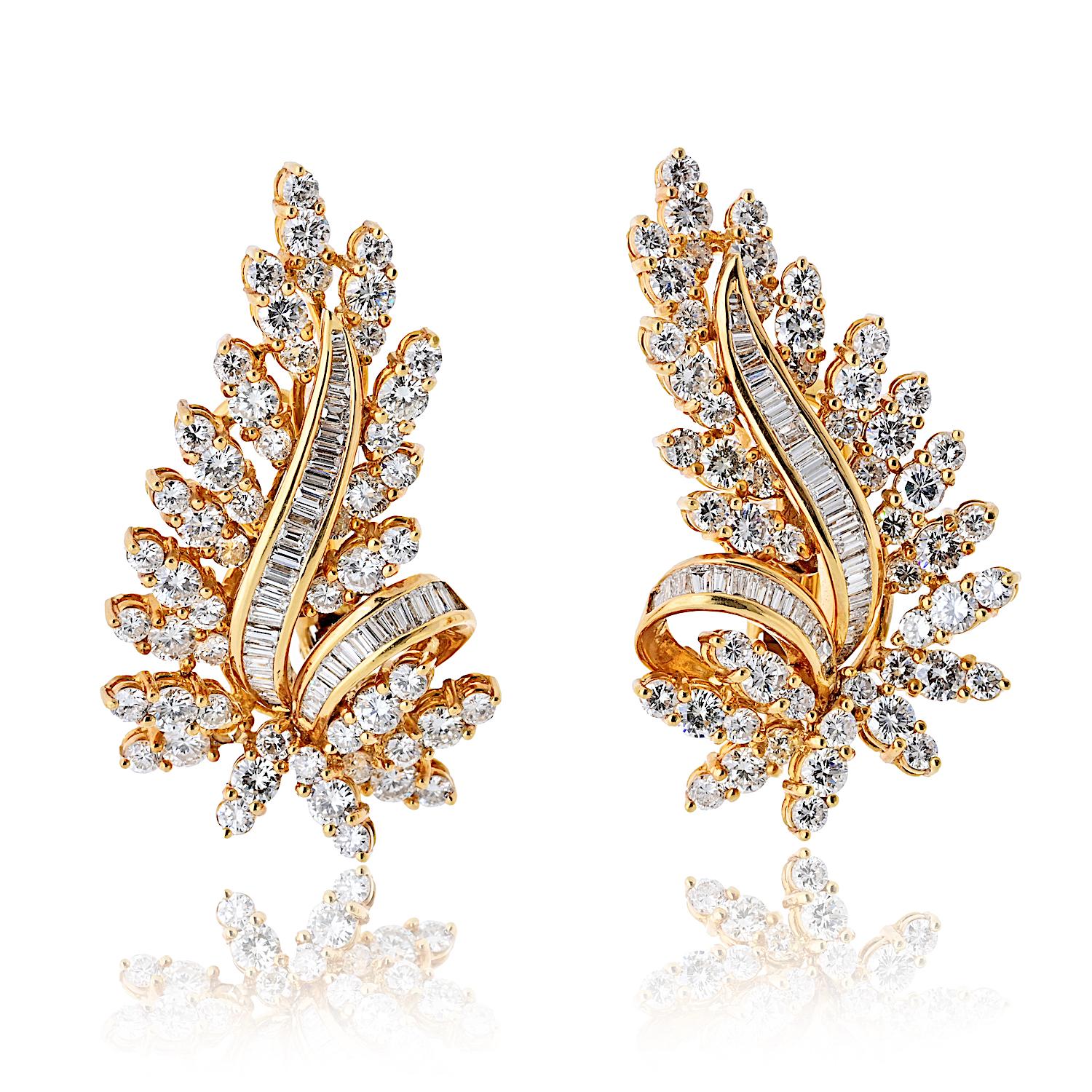 Taille ronde Oscar Heyman Boucles d'oreilles en forme de feuille en or jaune 18 carats avec diamants de 8,50 carats en vente