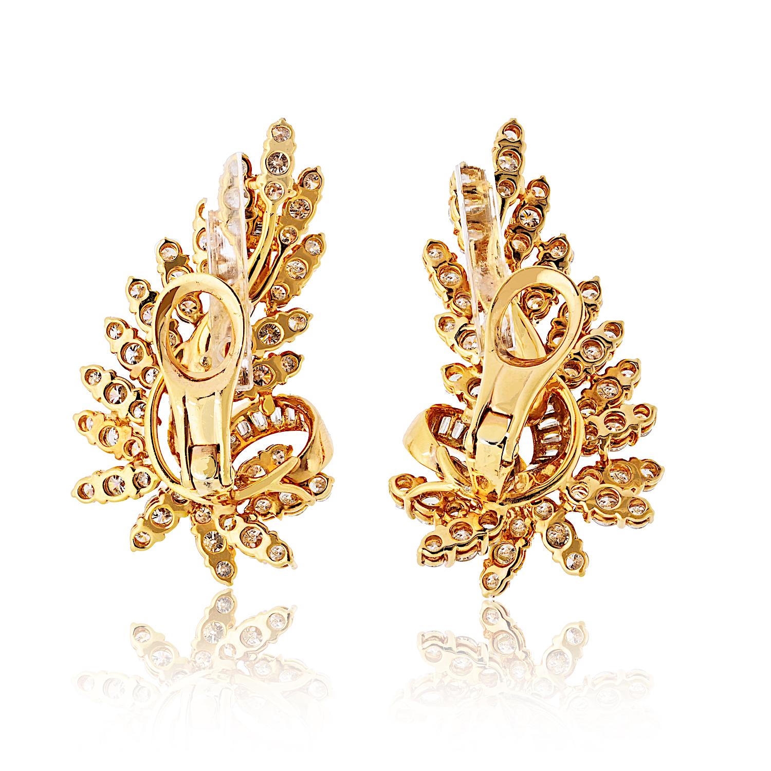 Oscar Heyman Boucles d'oreilles en forme de feuille en or jaune 18 carats avec diamants de 8,50 carats en vente 1