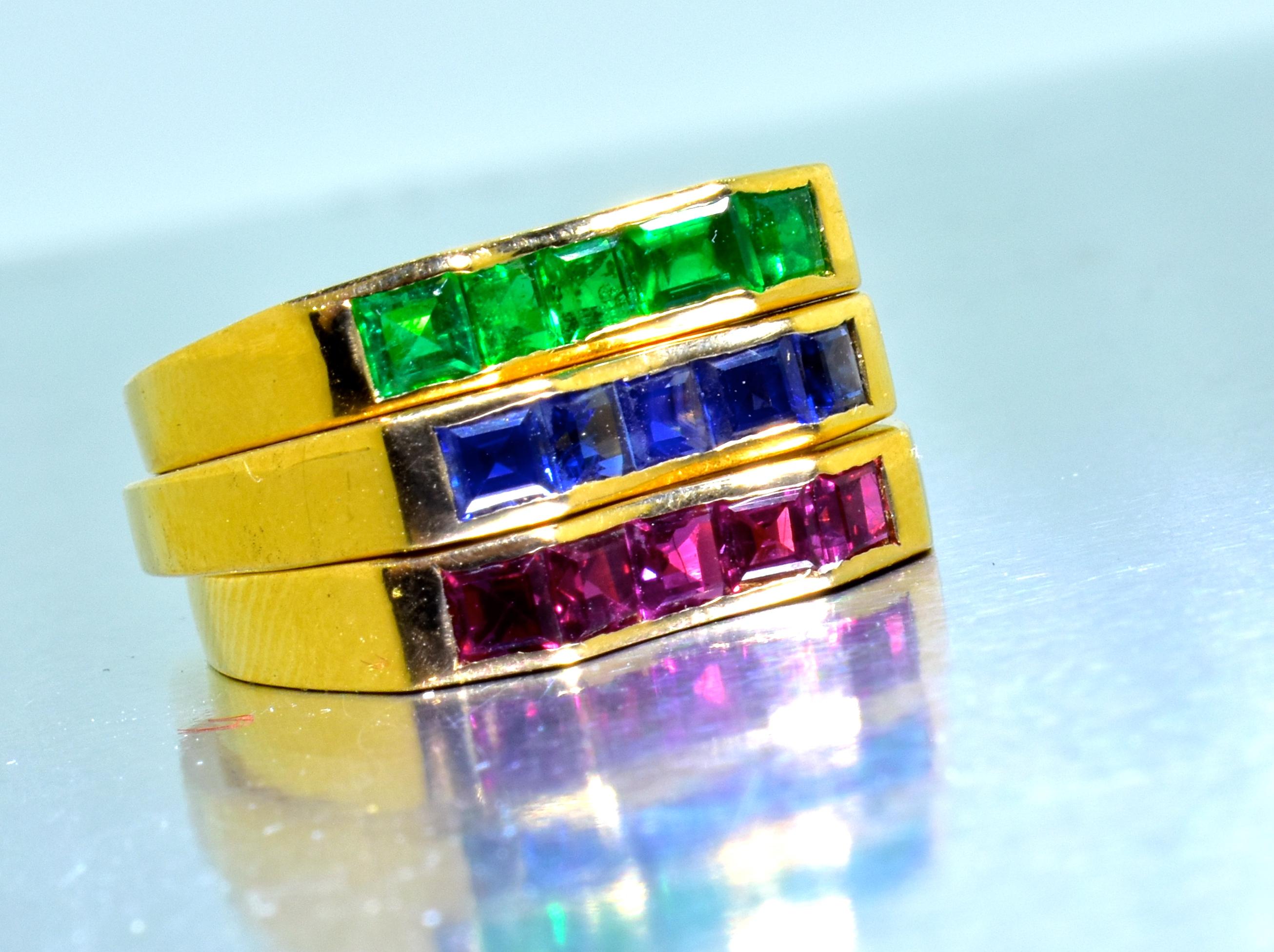 Oscar Heyman 18k Gold Matching Rings with Fine Emerald, Sapphire and Ruby For Sale 4