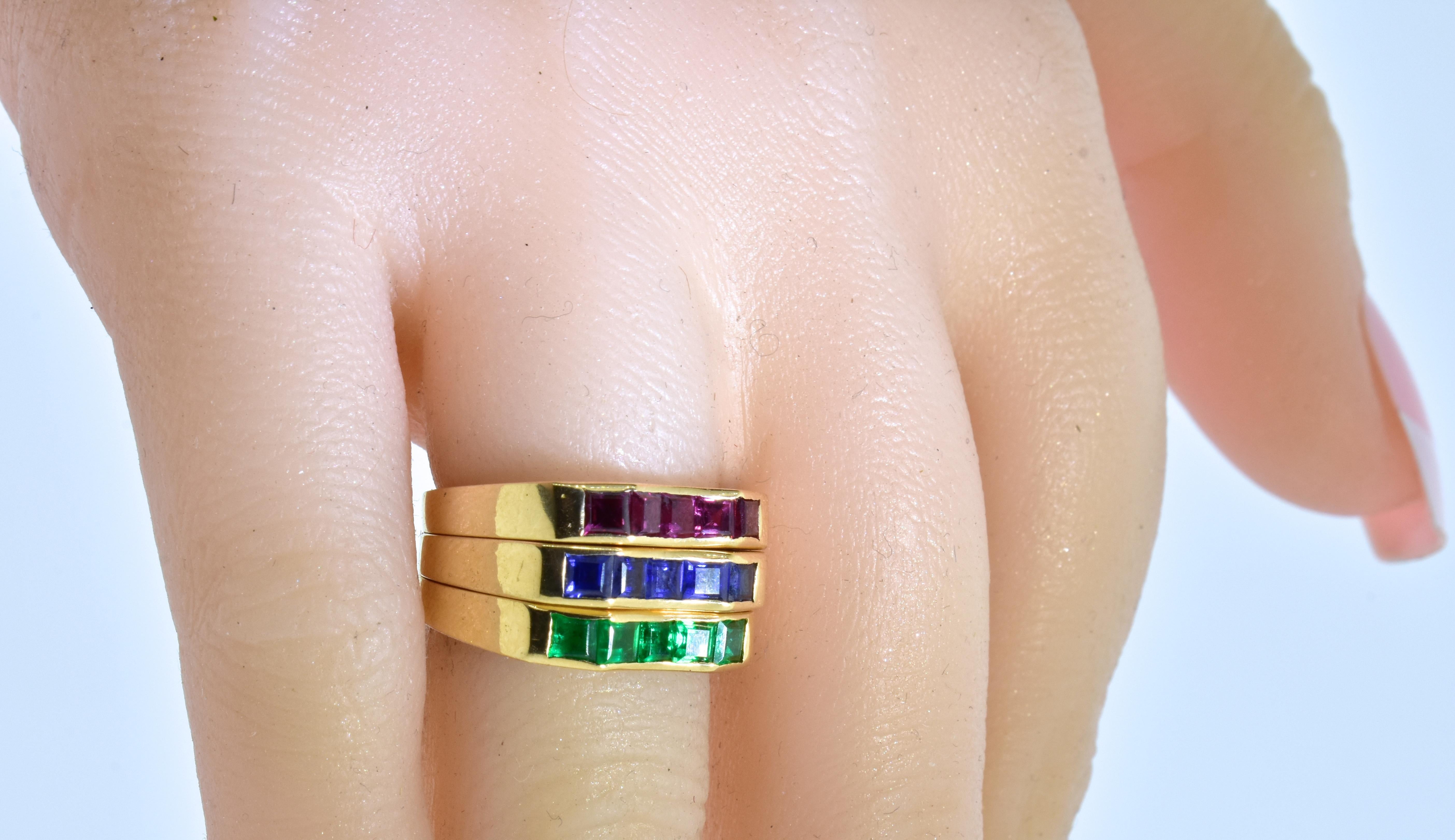 Modern Oscar Heyman 18k Gold Matching Rings with Fine Emerald, Sapphire and Ruby For Sale