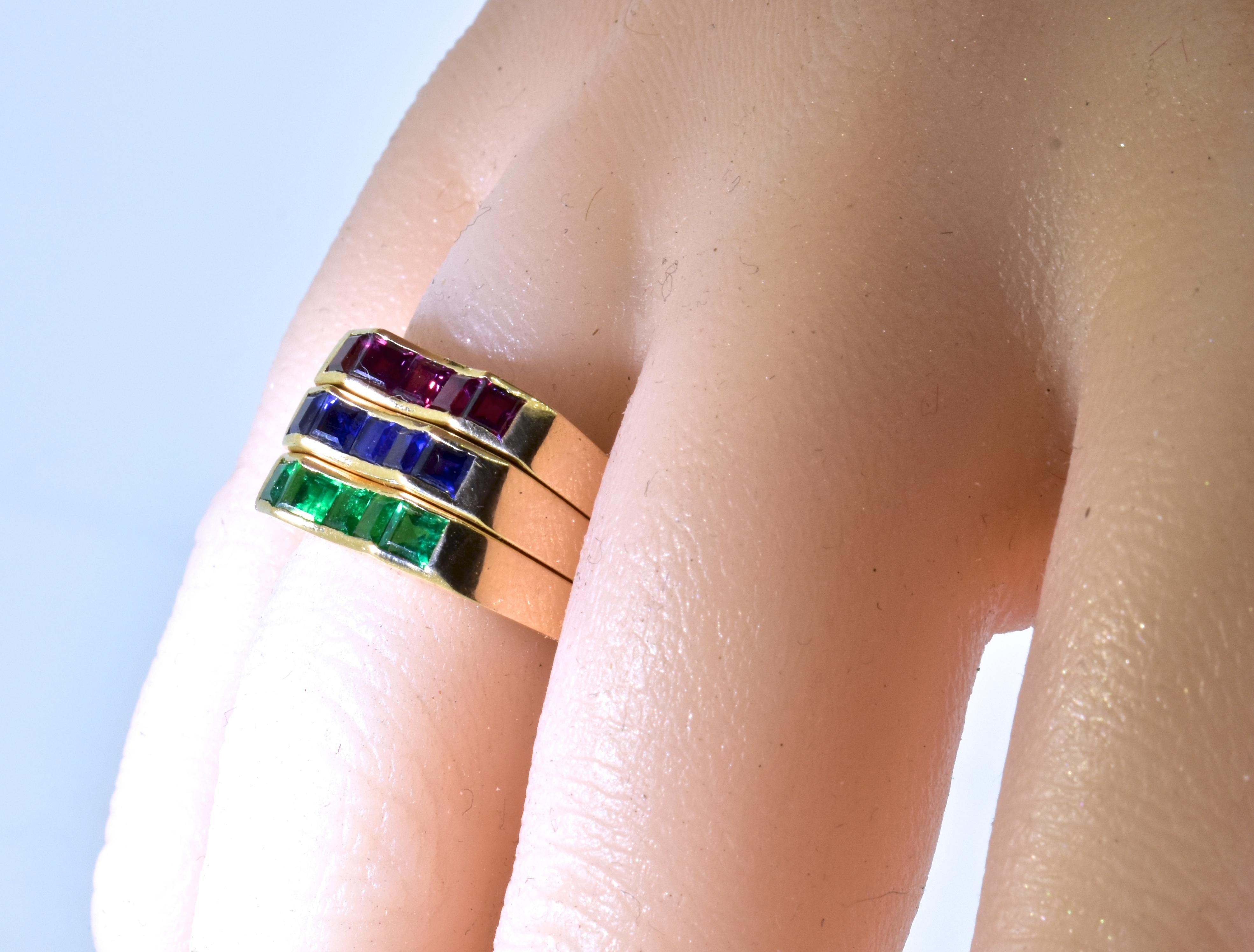 Oscar Heyman 18k Gold Matching Rings with Fine Emerald, Sapphire and Ruby In Excellent Condition For Sale In Aspen, CO