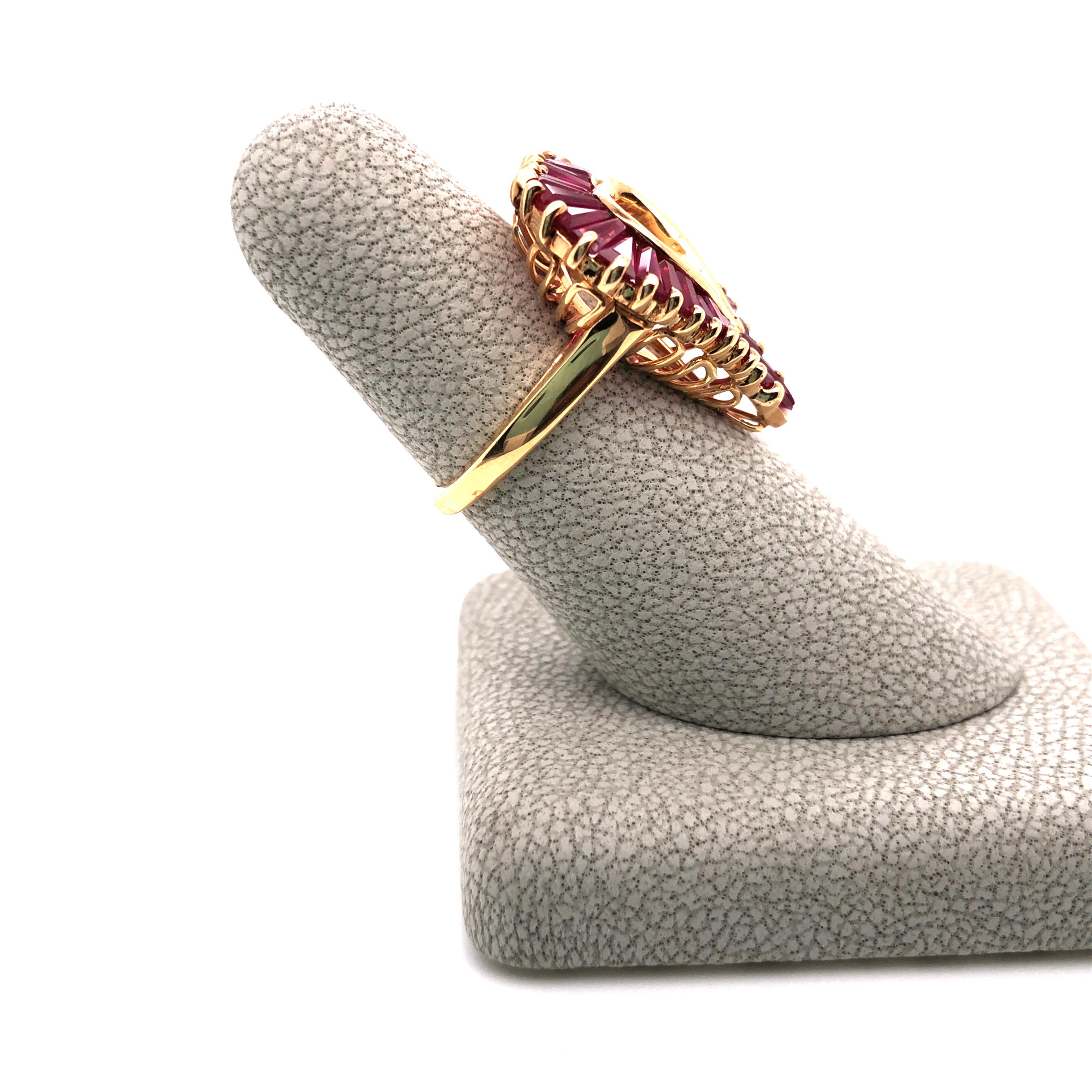 Oscar Heyman 18 Karat Gold Ruby Heart Shaped 'Ballerina' Style Ring In New Condition In New York City, NY