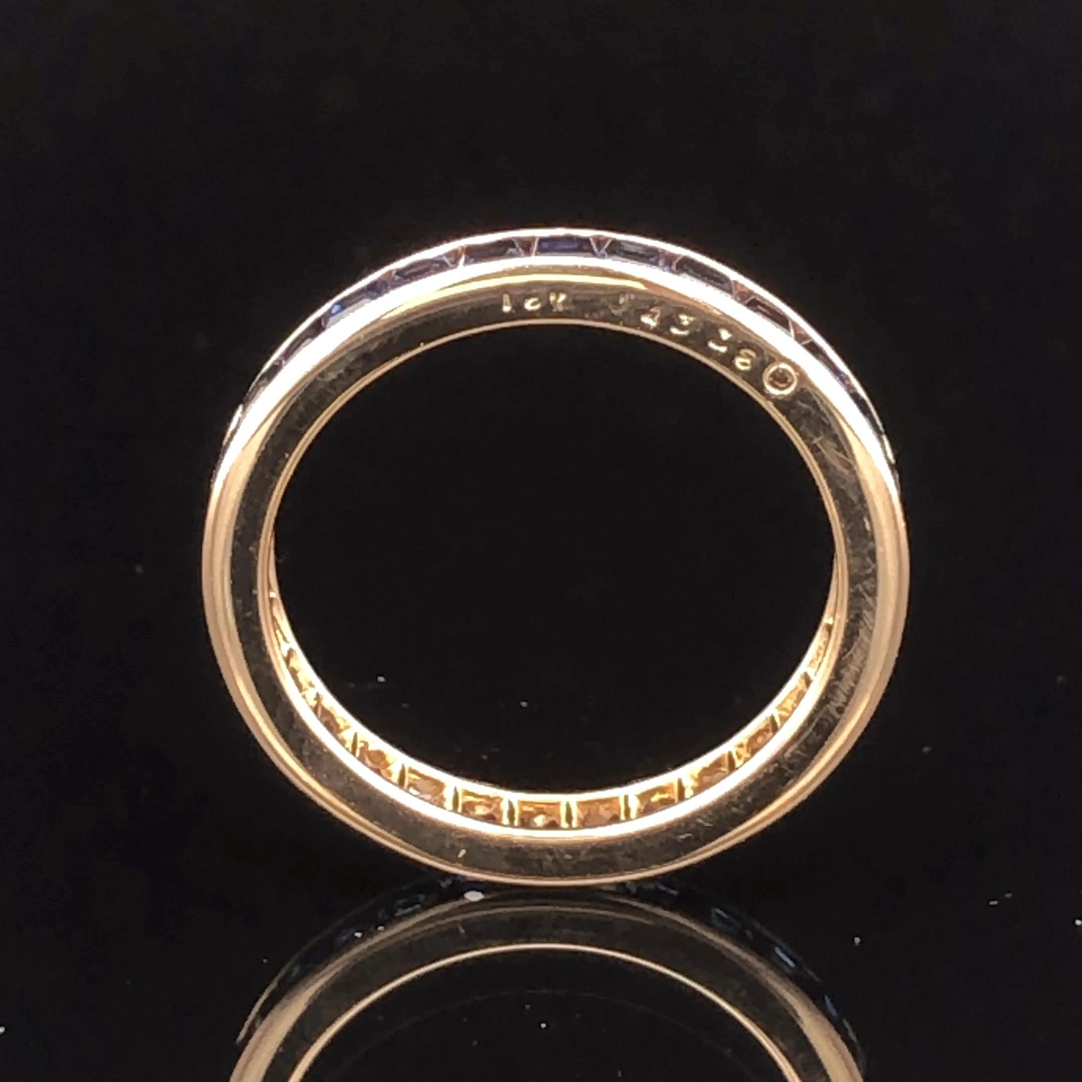Oscar Heyman, bague jonc en or jaune 18 carats avec saphir carré de 2,75 mm, taille 5,5 en vente 1