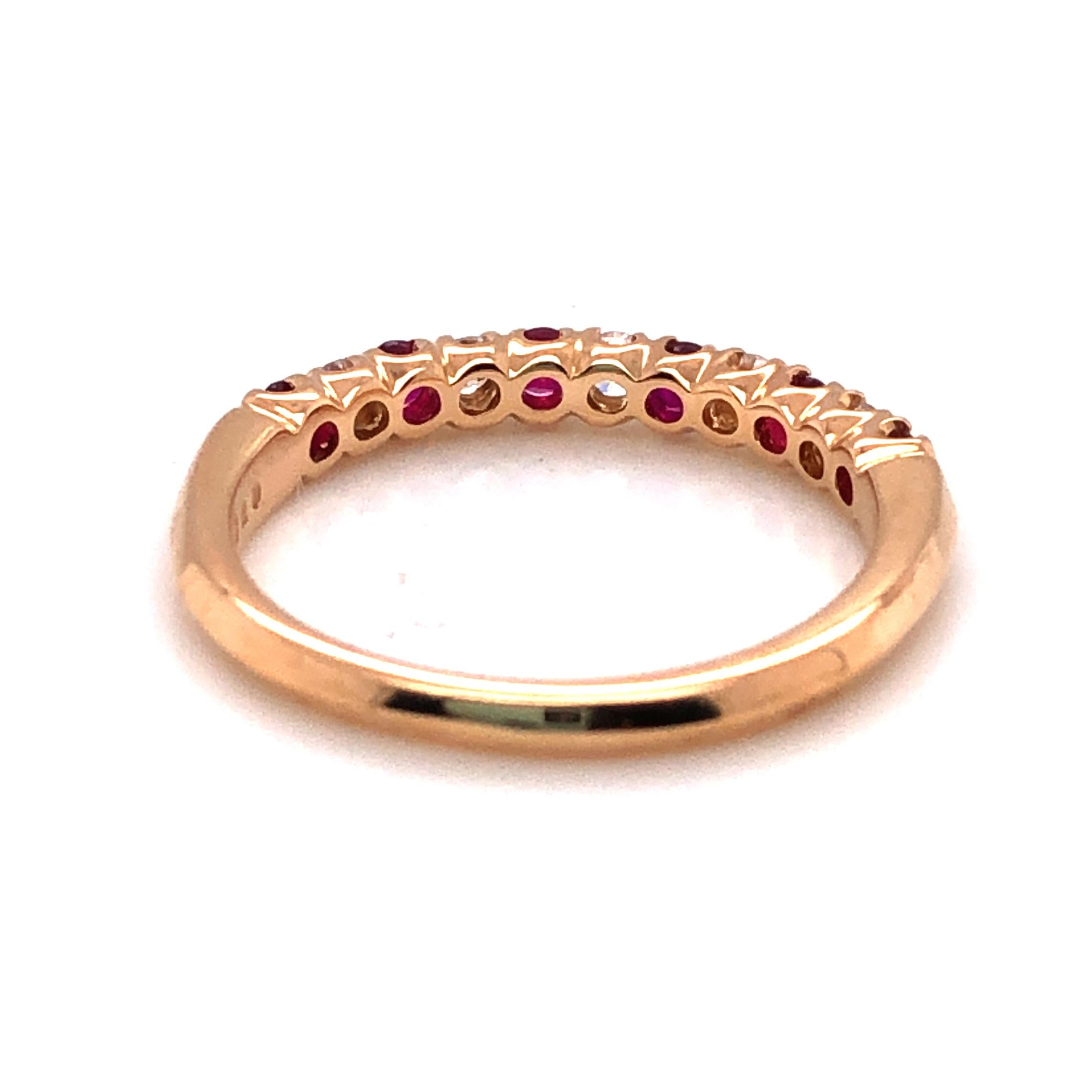 Oscar Heyman 18k Yellow Gold Round Ruby and Diamond Partway Wedding Band Ring In New Condition In New York City, NY
