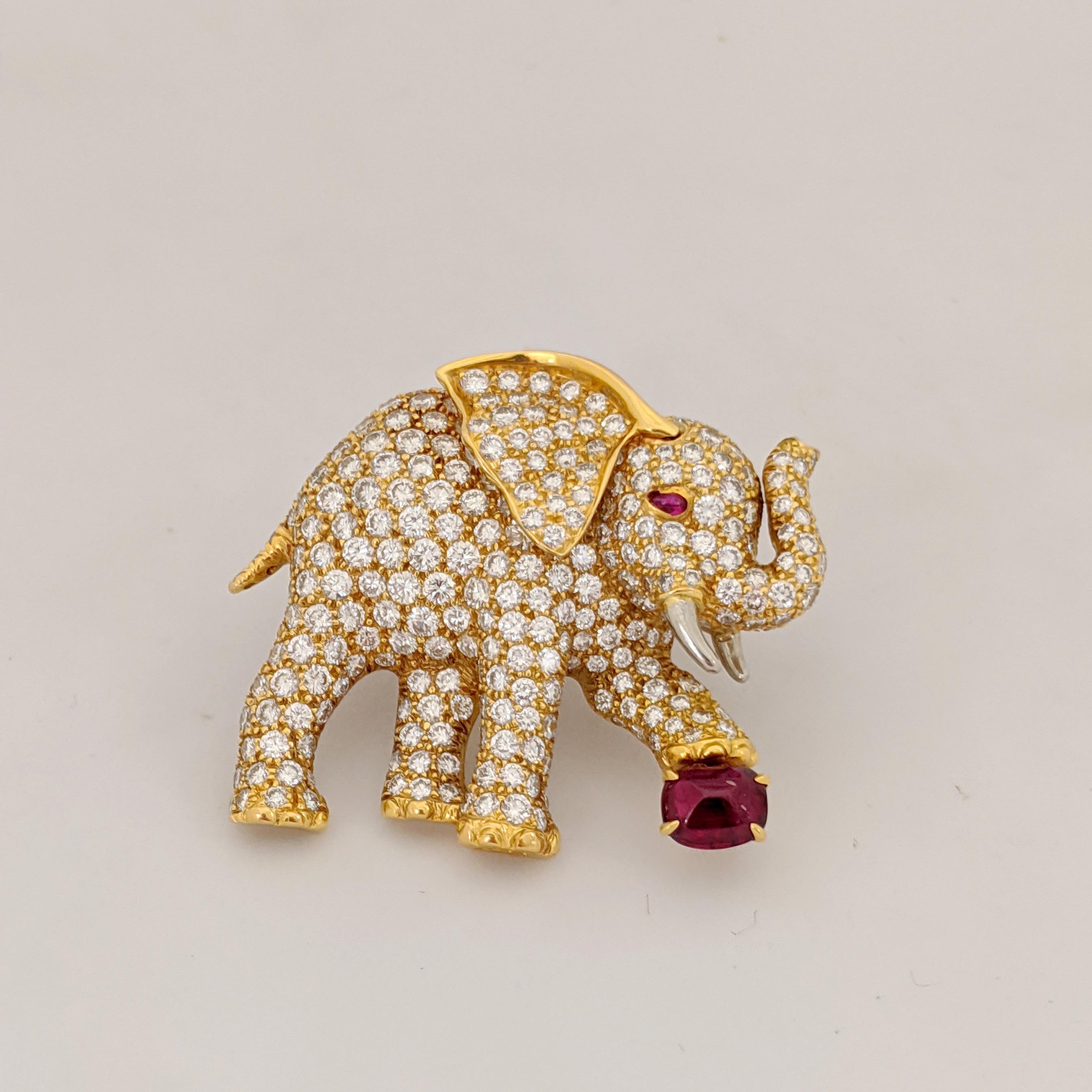 Oscar Heyman Broche éléphant en or jaune 18 carats avec diamants et rubis Neuf - En vente à New York, NY