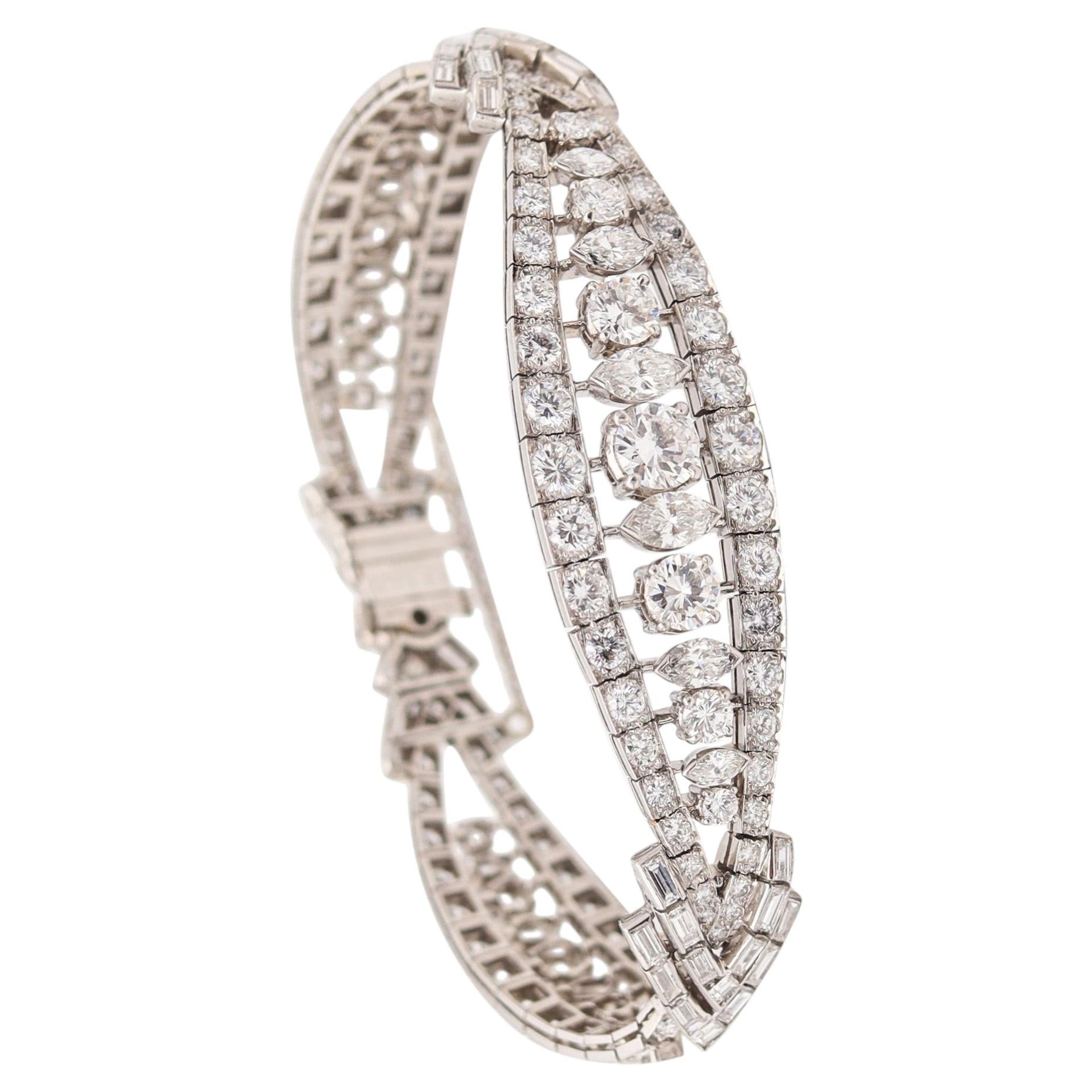 OSCAR HEYMAN 1953 Outstanding Bracelet In Platinum With 24.50 Cwt. Diamonds For Sale