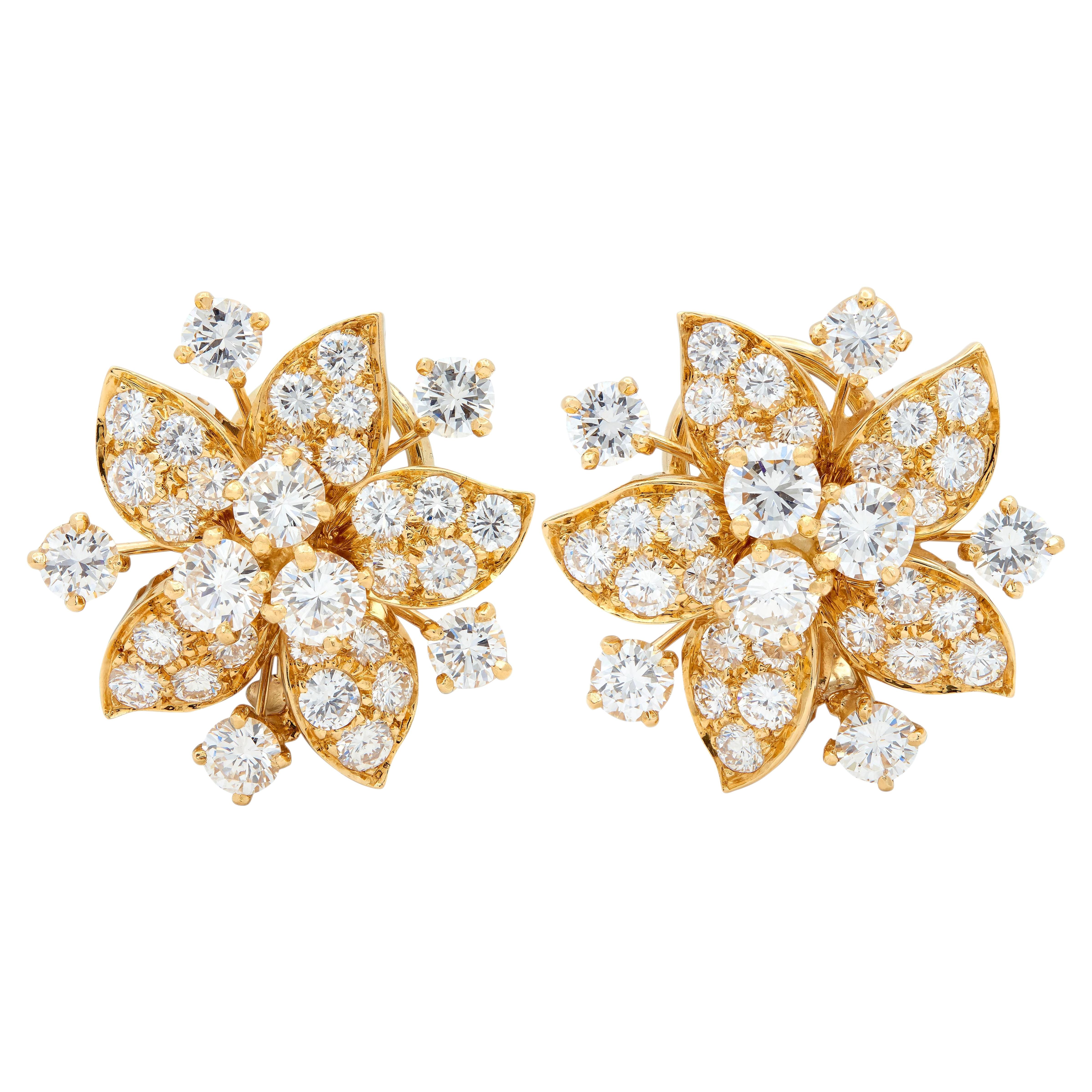 Oscar Heyman 1970's Diamond 18K Gold Vintage Floral Spray Ear-Clip Earrings