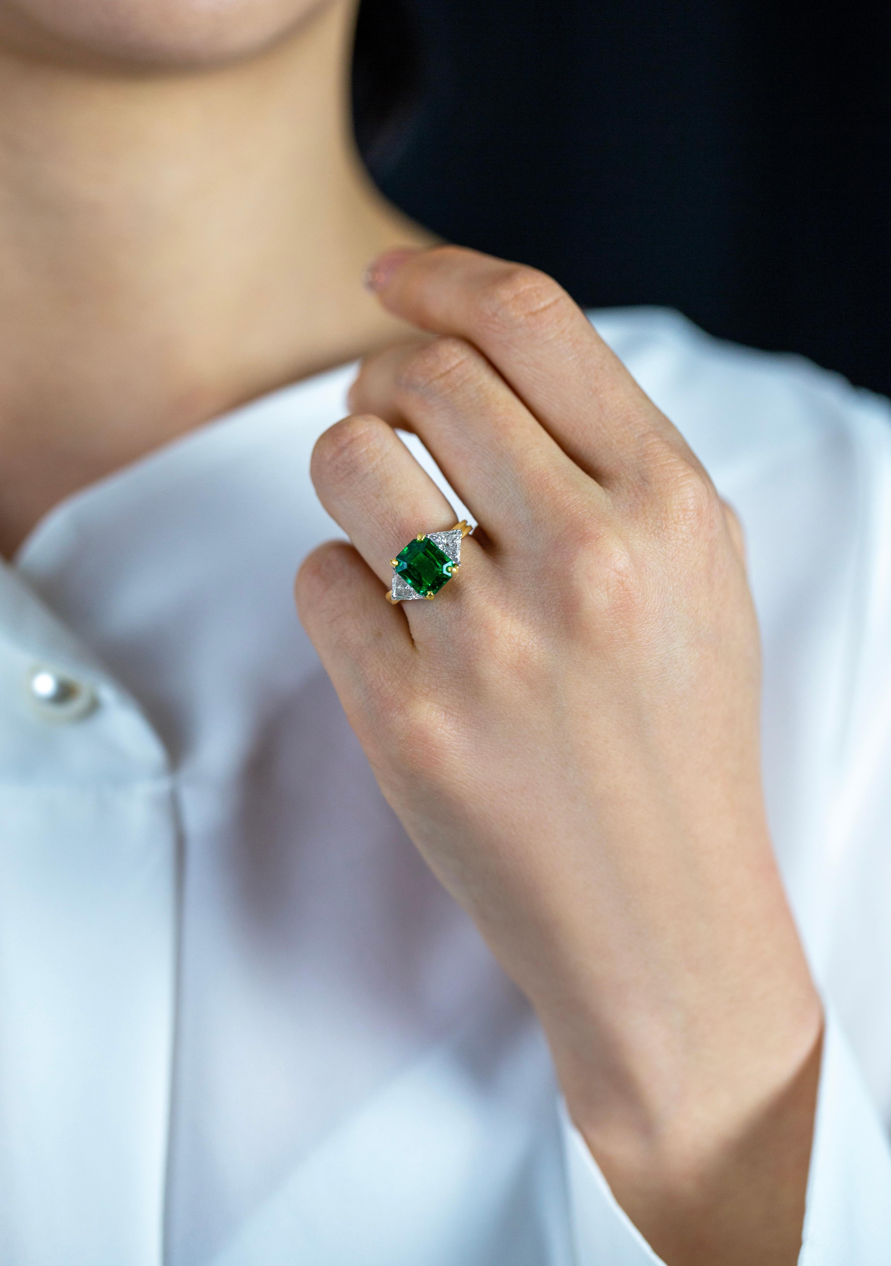 Oscar Heyman 2.91 Carat Emerald Cut Green Emerald Three Stone Ring For Sale 2