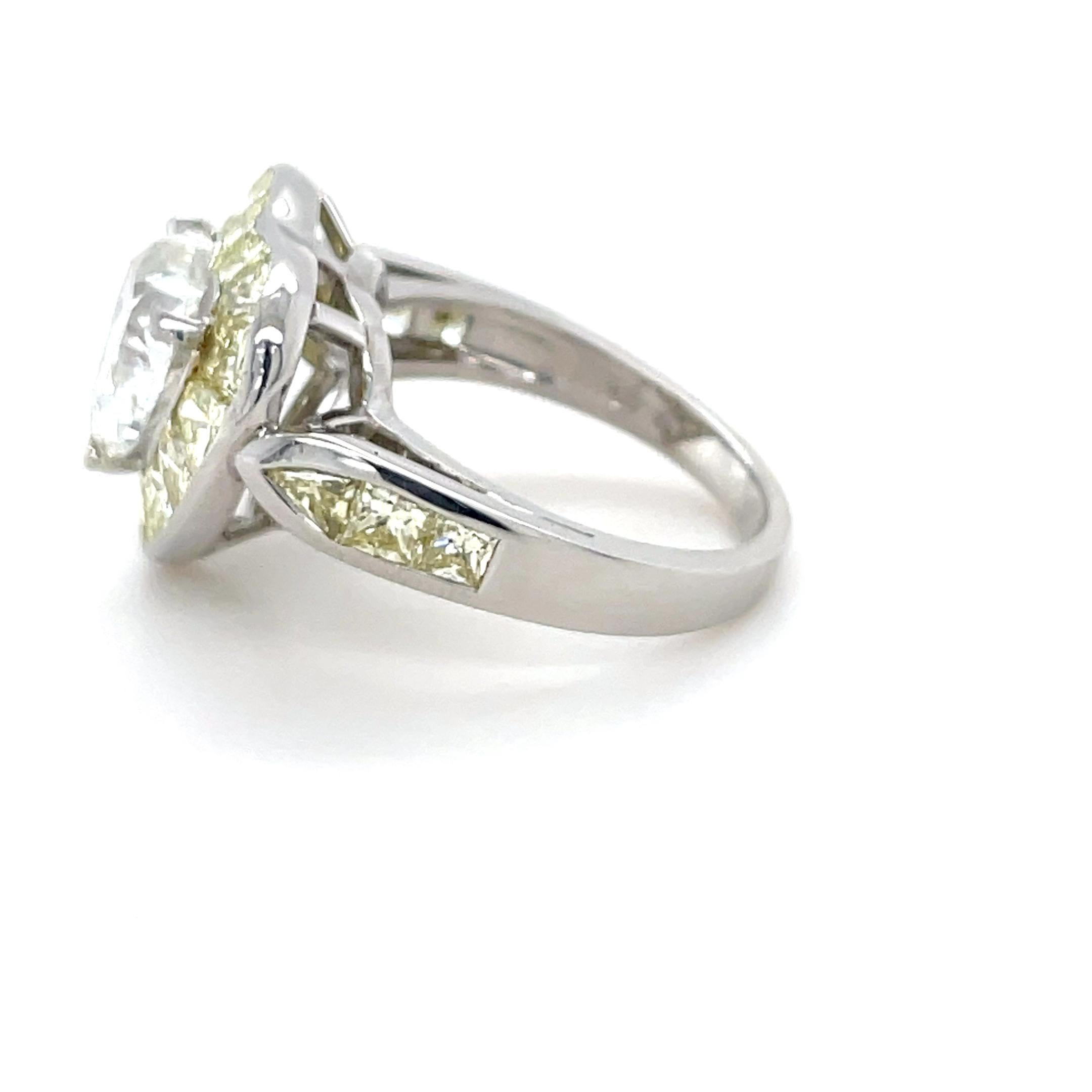 Modern Oscar Heyman, 3.15 Carats Heart Diamond and Yellow Diamond Engagement Ring For Sale