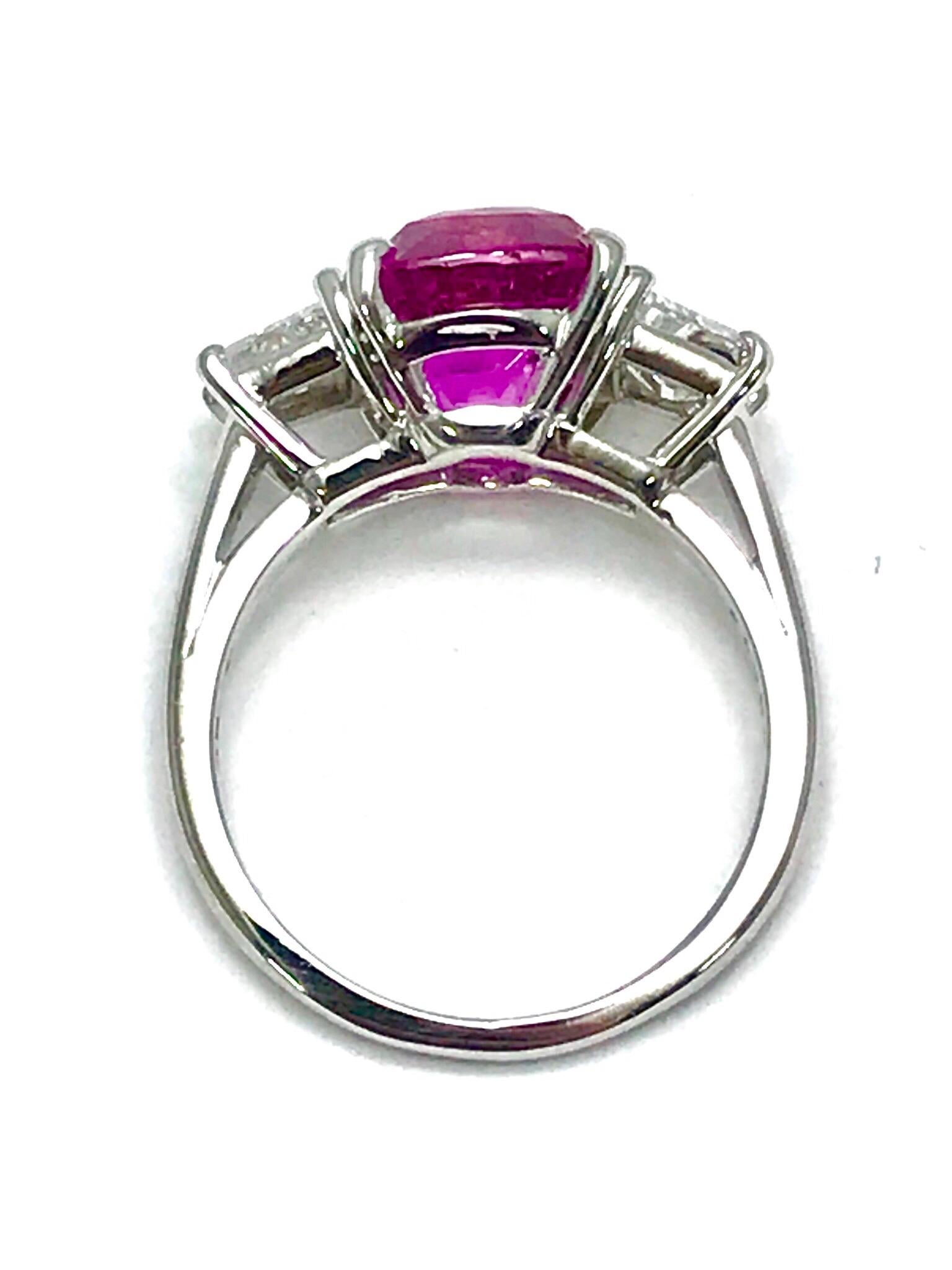 Oscar Heyman 6.32ct Cushion Pink Sapphire and Trapezoid Diamond Platinum Ring In Excellent Condition In Chevy Chase, MD