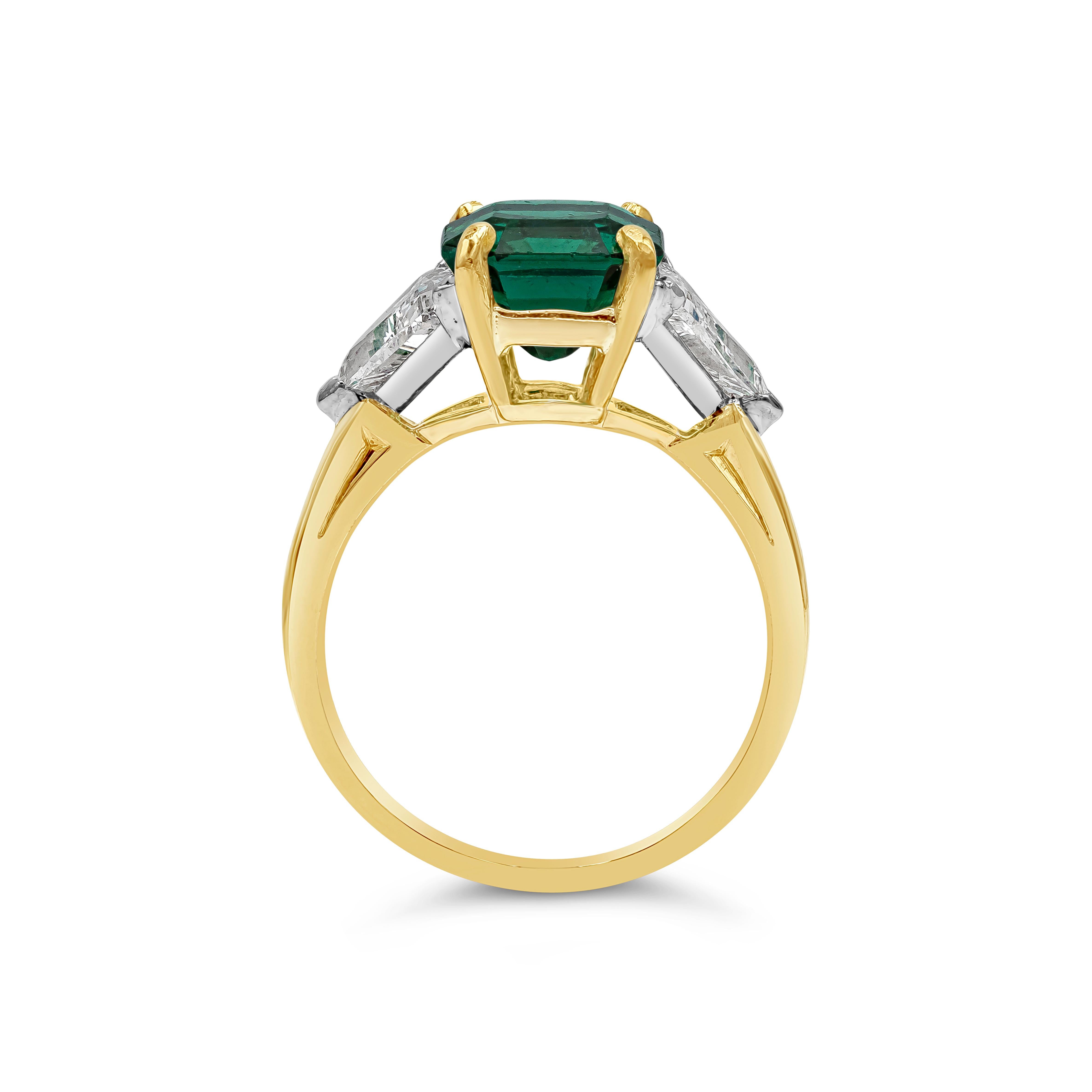 Oscar Heyman 2.91 Carat Emerald Cut Green Emerald Three Stone Ring In New Condition For Sale In New York, NY