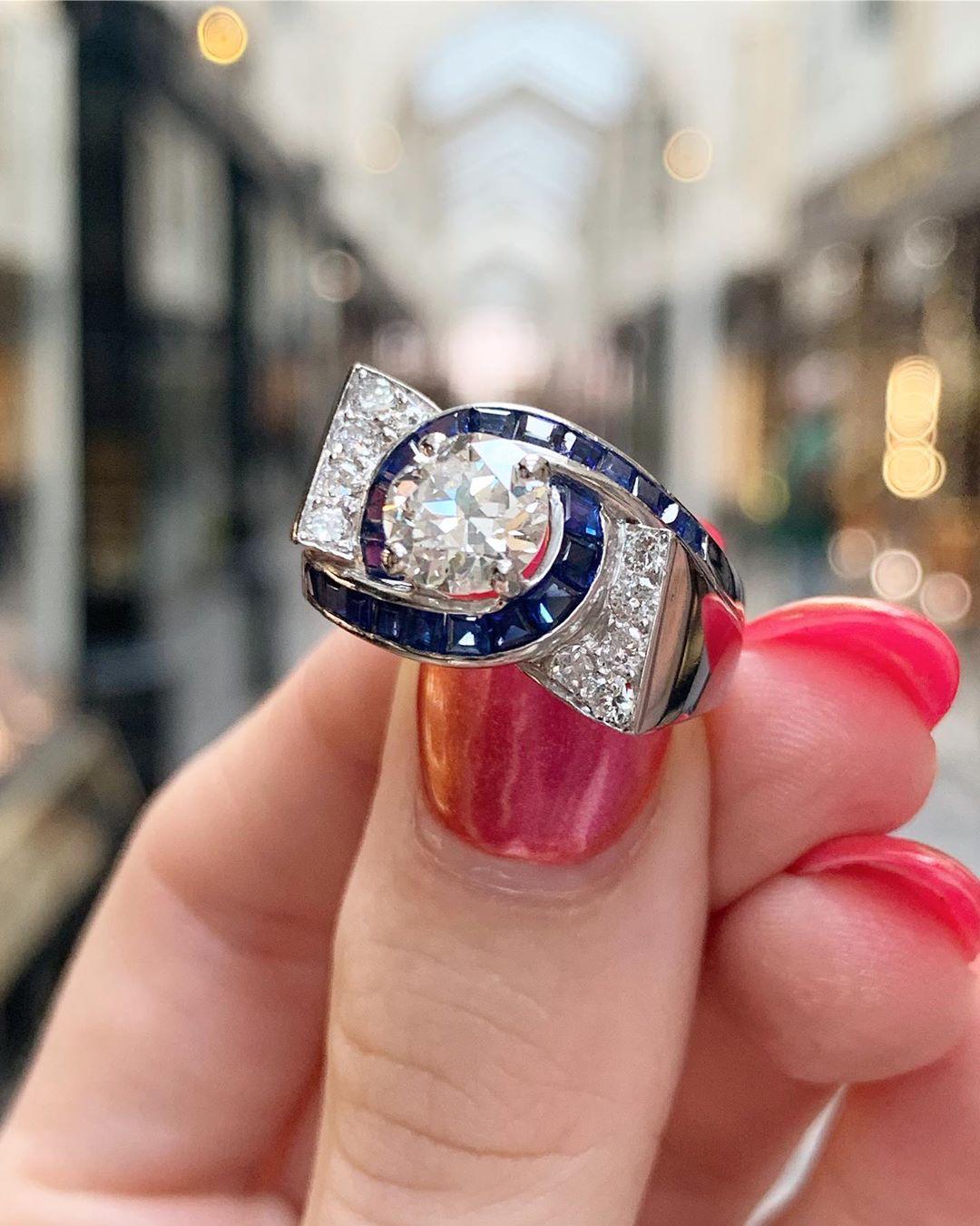Oscar Heyman Art Deco Style Diamond and Sapphire Engagement Ring Set in Platinum In Excellent Condition For Sale In London, GB