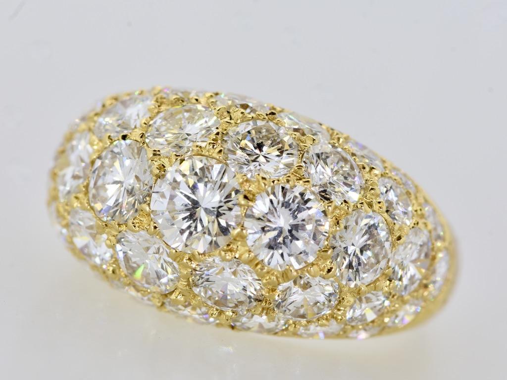 Brilliant Cut Oscar Heyman & Bros. 18K and Fine Diamond Vintage Ring, c. 2000 For Sale