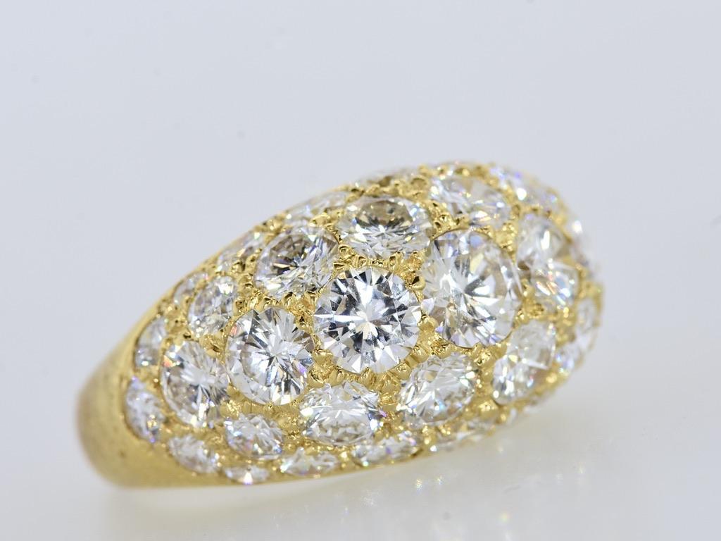Women's or Men's Oscar Heyman & Bros. 18K and Fine Diamond Vintage Ring, c. 2000 For Sale