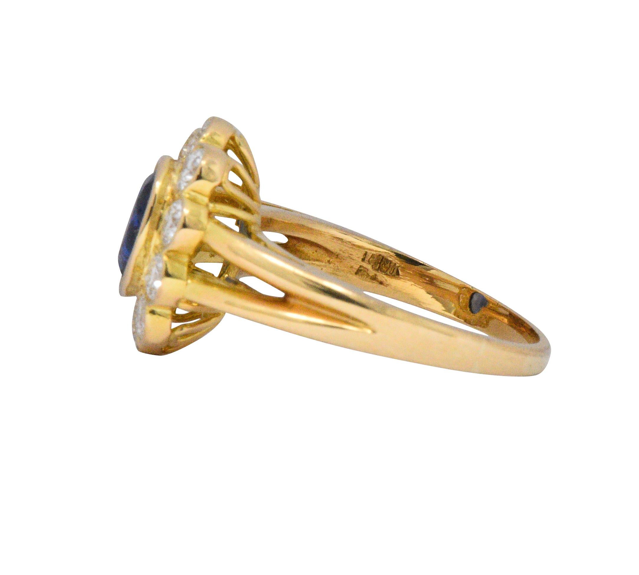 Contemporary Oscar Heyman Bros. 2.00 Carat Sapphire Diamond 18 Karat Gold Cluster Ring