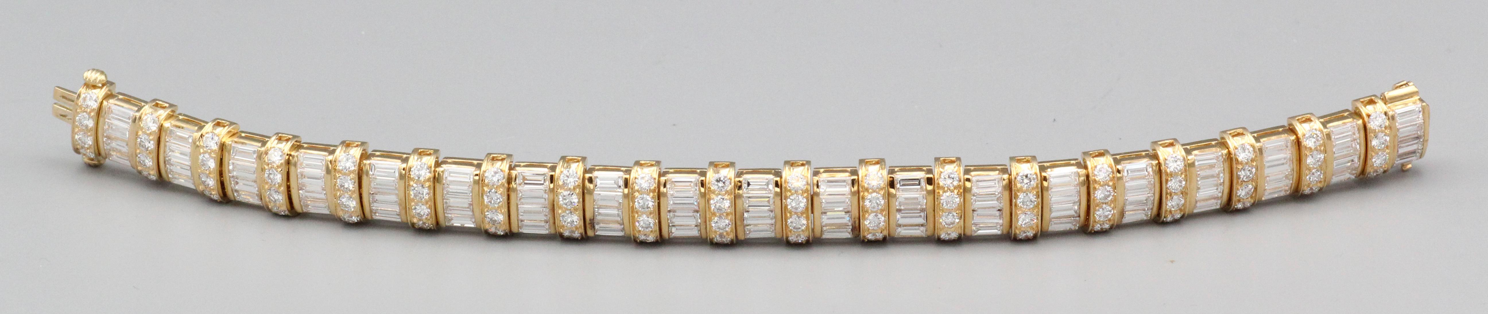 Oscar Heyman Bros. Baguette Brilliant Cut Diamond 18k Yellow Gold Bracelet In Good Condition For Sale In New York, NY