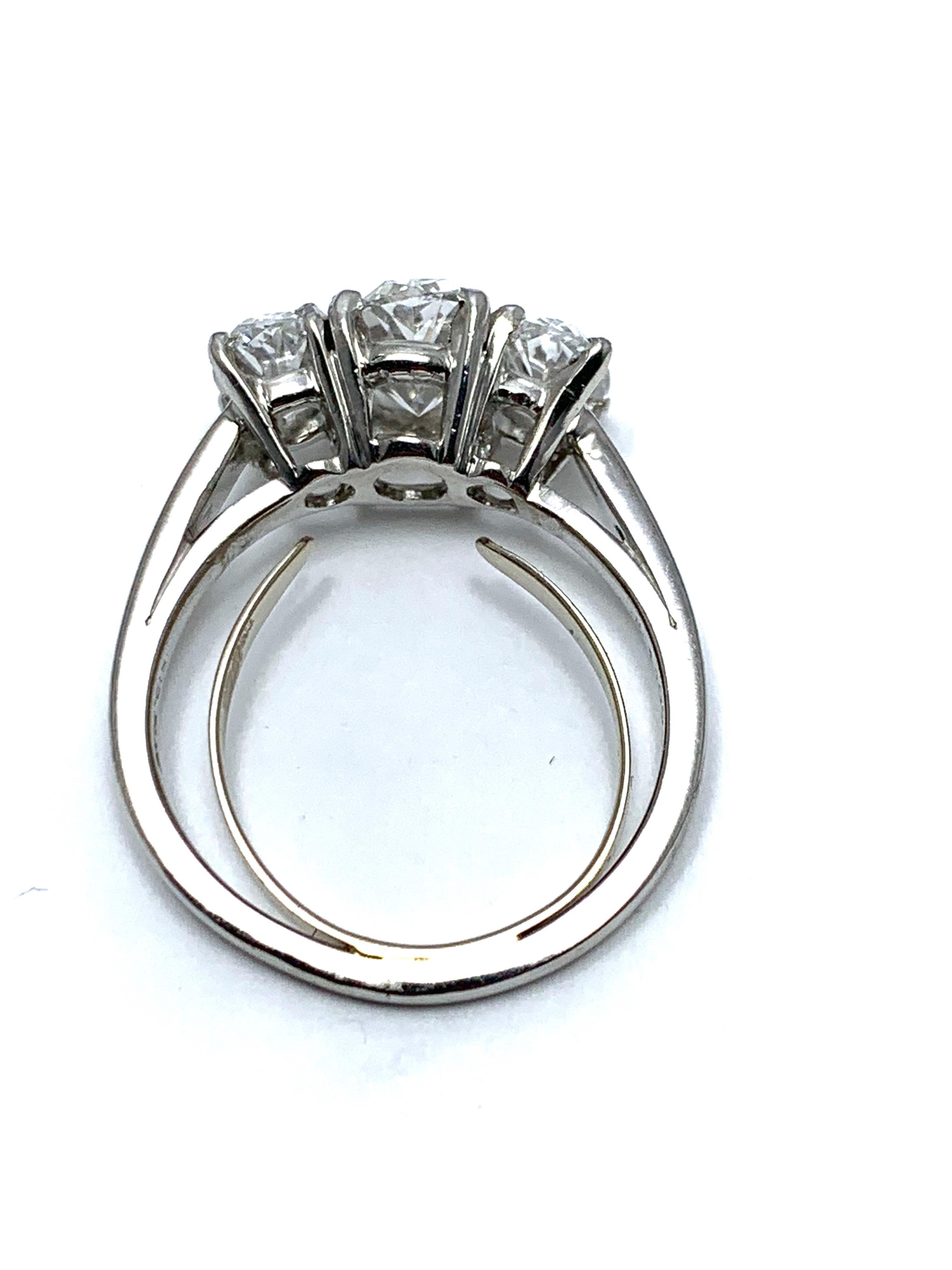 Oscar Heyman & Brothers 2.46 Carat Three Oval Brilliant Diamond Platinum Ring In Excellent Condition In Chevy Chase, MD