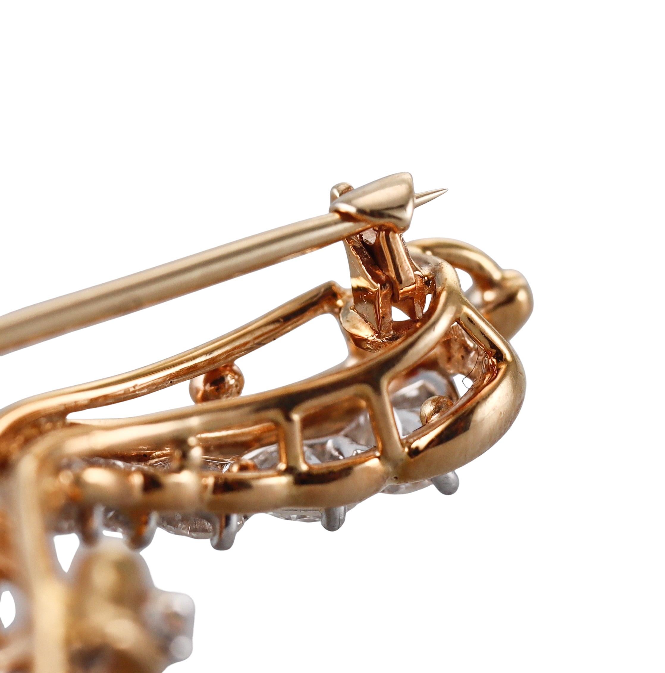 Oscar Heyman Brothers Diamond Yellow Gold Platinum Ribbon Brooch In Excellent Condition For Sale In New York, NY