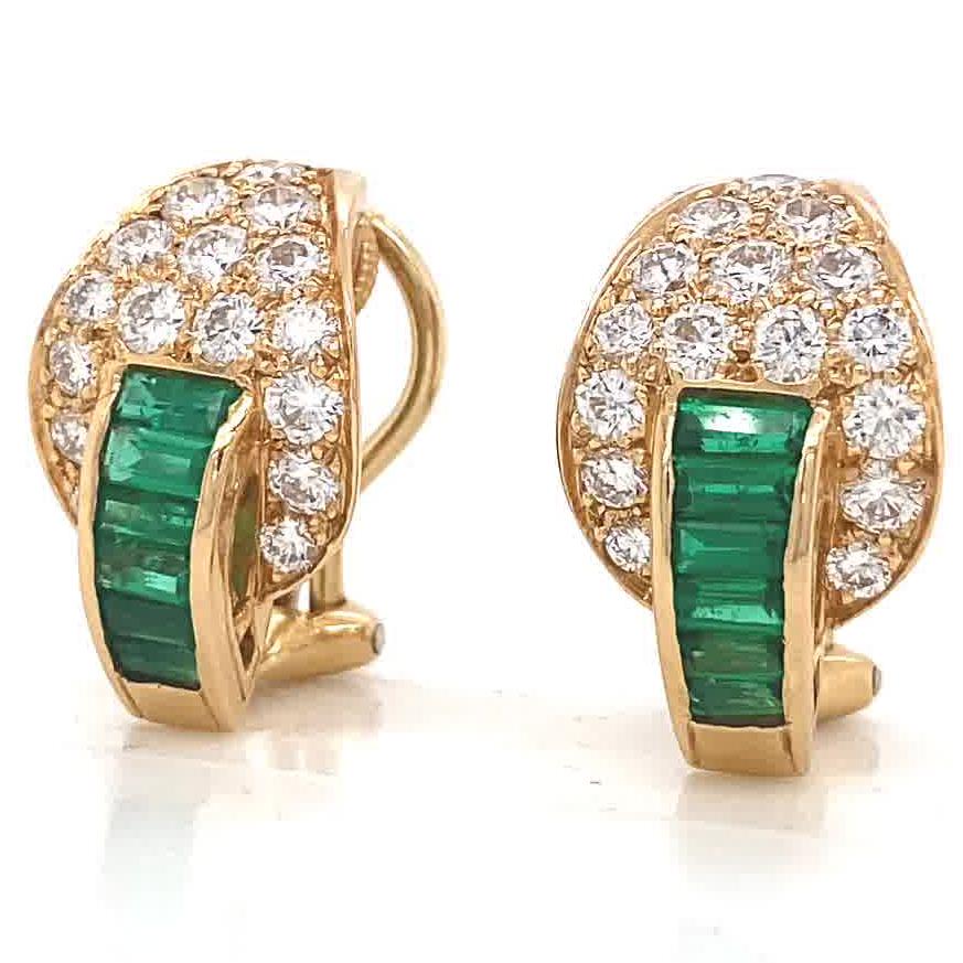 Round Cut Oscar Heyman Brothers Emerald Diamond 18 Karat Gold Earrings
