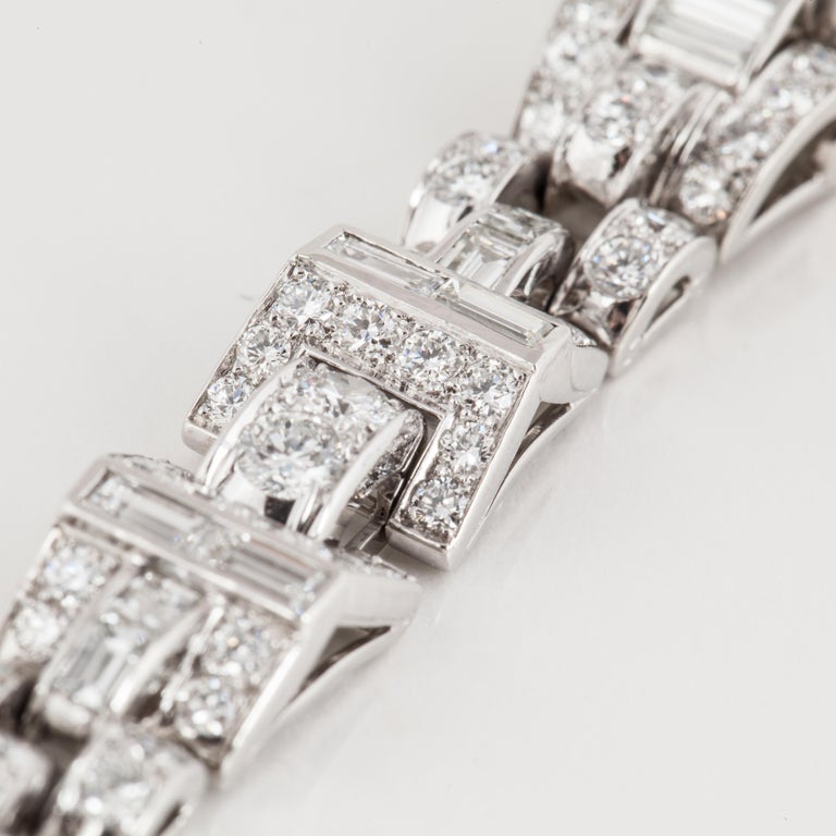 Oscar Heyman Brothers bracelet composed of platinum featuring round-cut, emerald-cut and baguette diamonds. There are 174 round diamonds that total 16.50 carats, G-H color and VVS-VS clarity.  Comes with Certification Letter.  Measures 7 1/4 inches