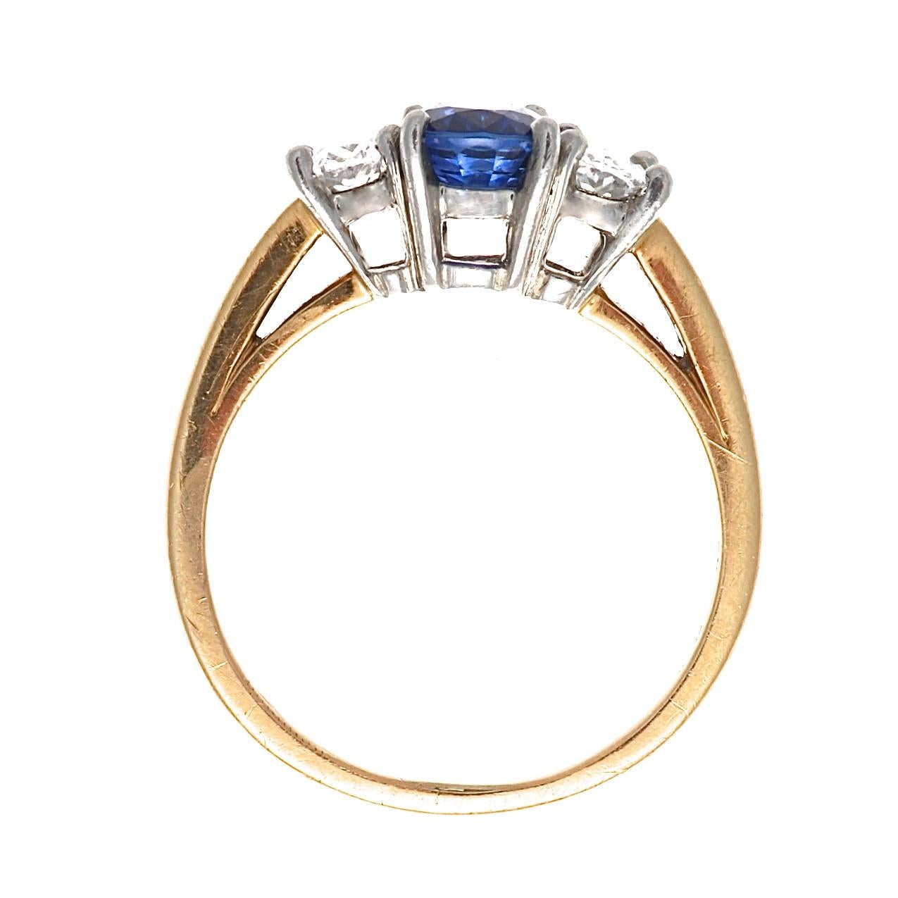 Oscar Heyman & Brothers Sapphire Diamond Gold Three-Stone Ring In Excellent Condition In Beverly Hills, CA