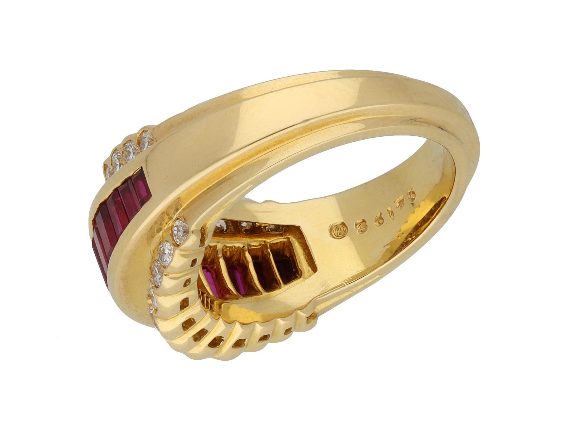Round Cut Oscar Heyman Brothers vintage ruby and diamond ring, American, circa 1970. For Sale