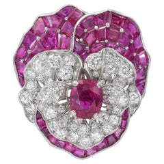 Oscar Heyman "Birmano Sin Calor"  Broche de rubíes y diamantes.