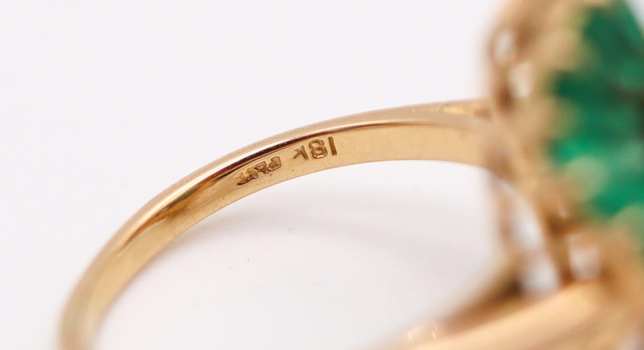De las mujeres OSCAR HEYMAN Anillo de cóctel en oro de 18 quilates, platino, esmeraldas y diamantes de 2,98 quilates en venta
