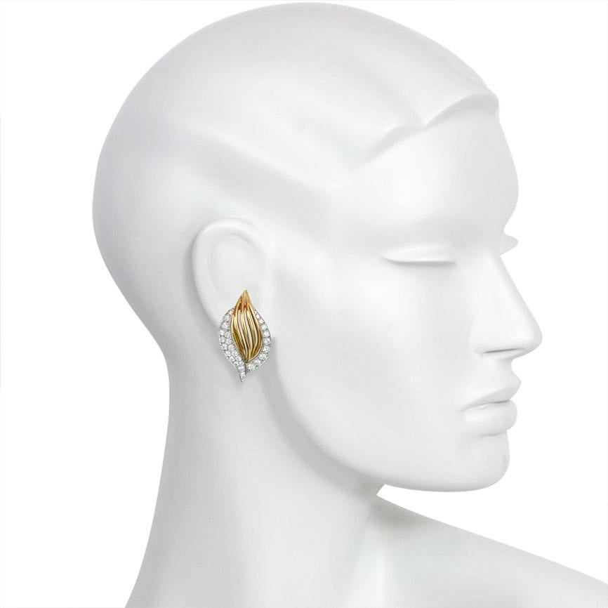 Oscar Heyman Diamond Gold Clip Earrings In Excellent Condition In New York, NY