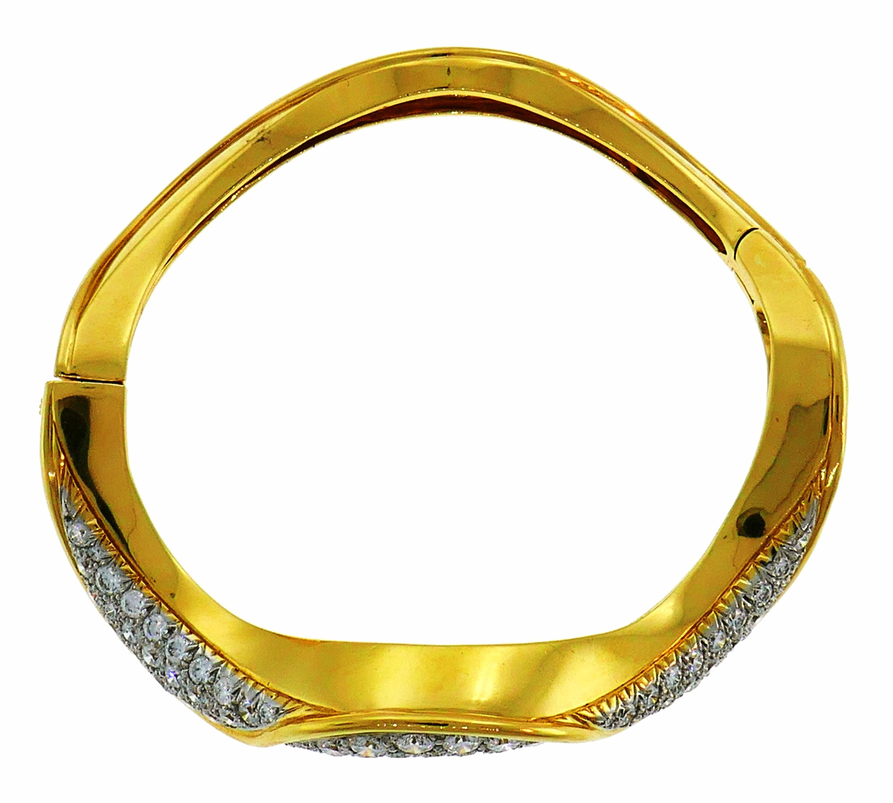 Oscar Heyman Diamond Yellow Gold Bangle Bracelet 1