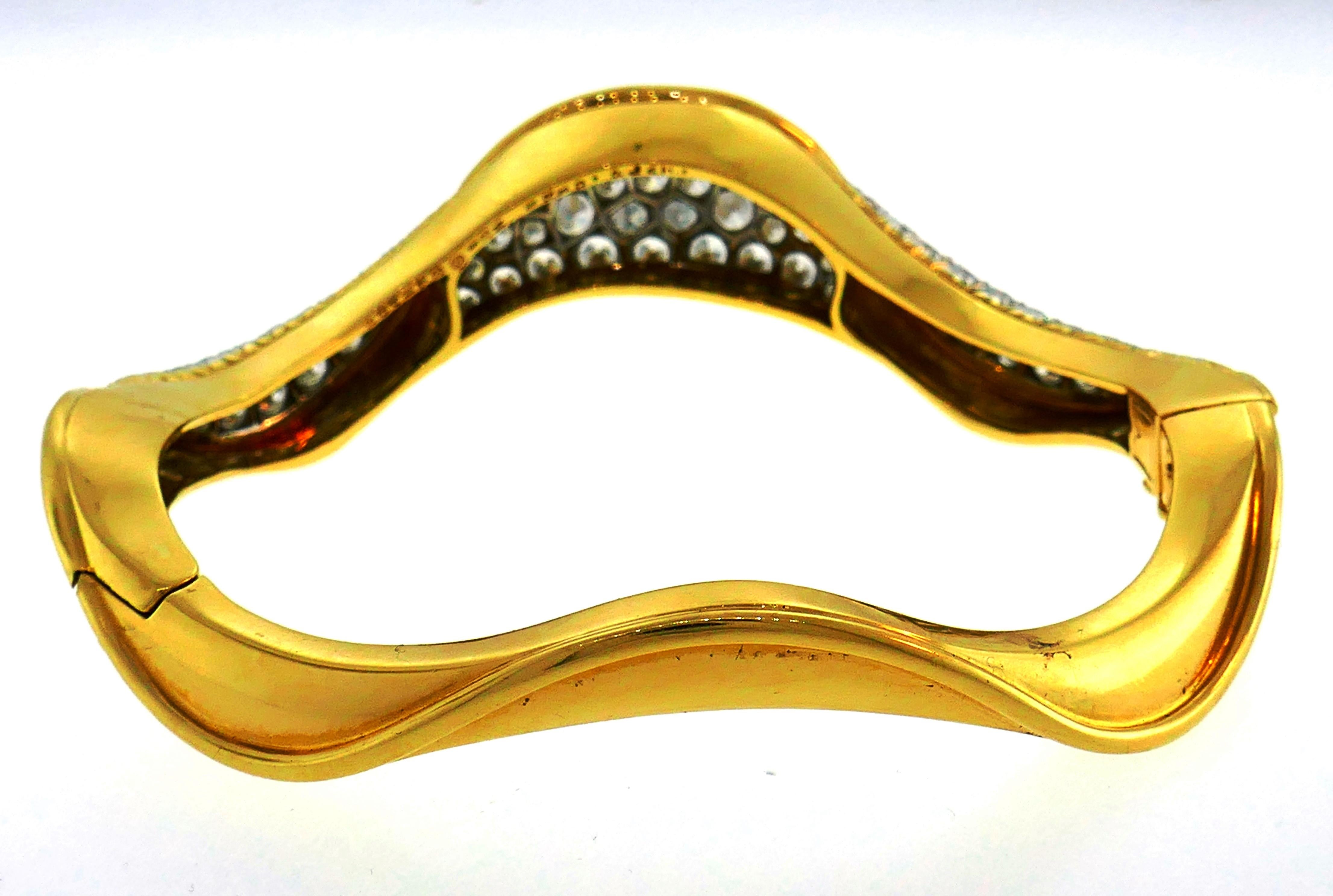Oscar Heyman Diamond Yellow Gold Bangle Bracelet 2