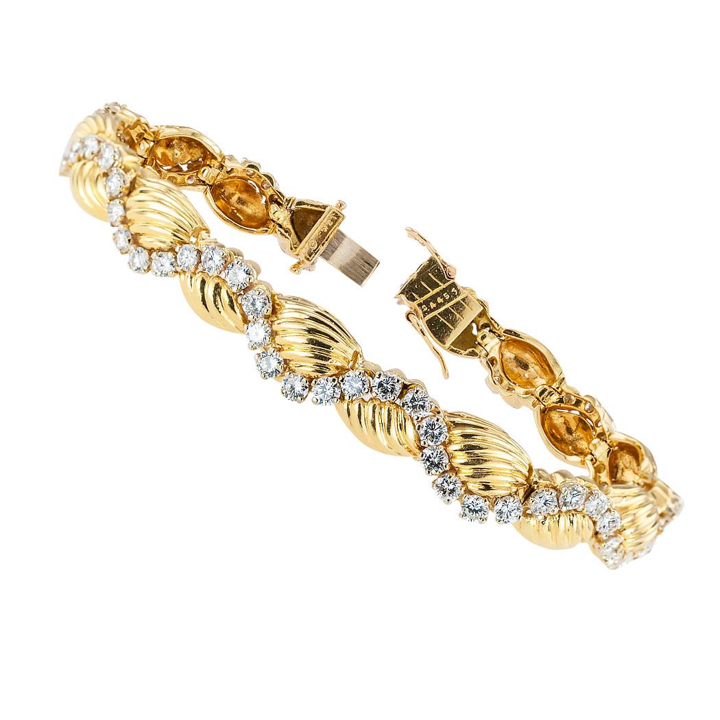 Modern Oscar Heyman Diamond Yellow Gold Link Bracelet