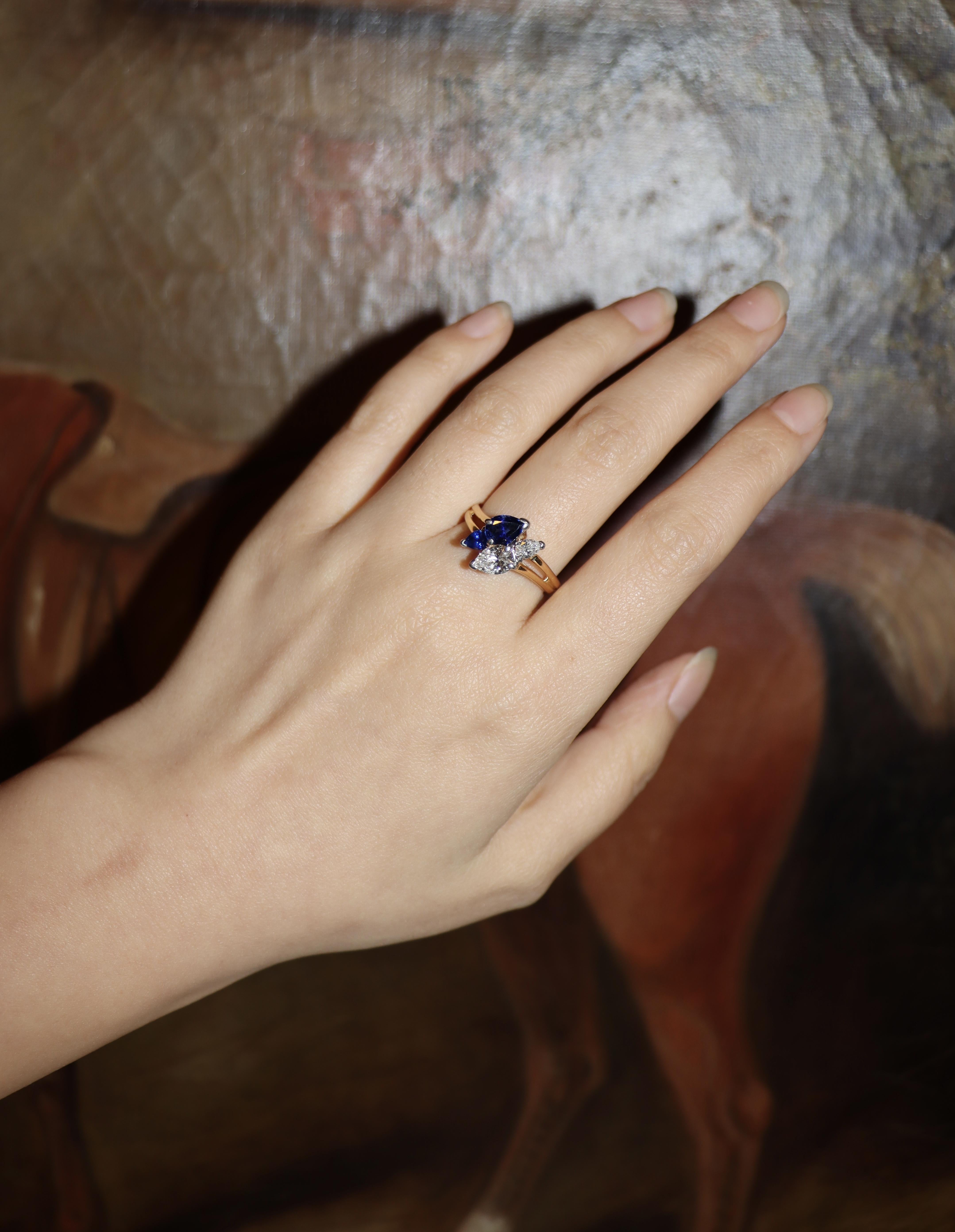 Oscar Heyman Diamonds Sapphire Ring

Approximate Dimensions:
8.25 (Ring Size)
5.8 grams in weight.