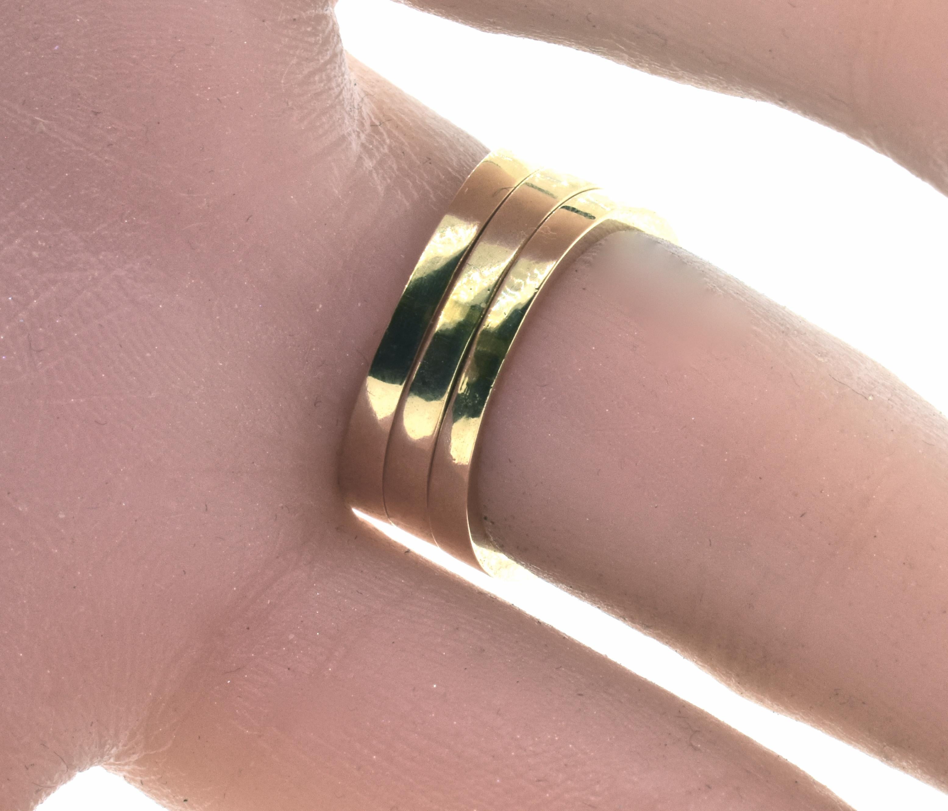 Oscar Heyman Fine Emerald, Sapphire and Ruby 18K Stackable 18K Vintage Band Ring en vente 4