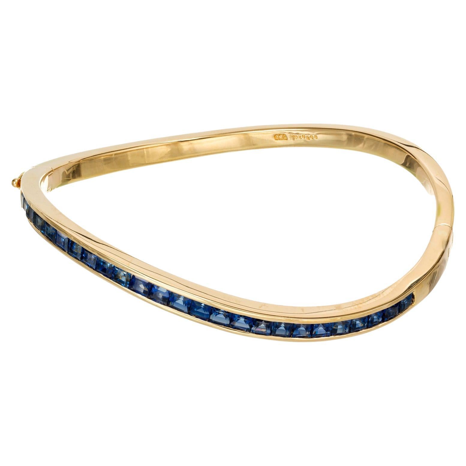 Oscar Heyman GIA Certified 4.50 Carat Sapphire Yellow Gold Bangle Bracelet For Sale