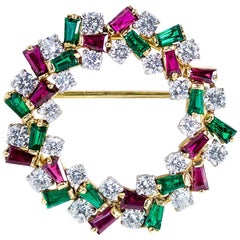 Oscar Heyman Holiday Wreath Brooch mit Rubinen:: Smaragden und Diamanten
