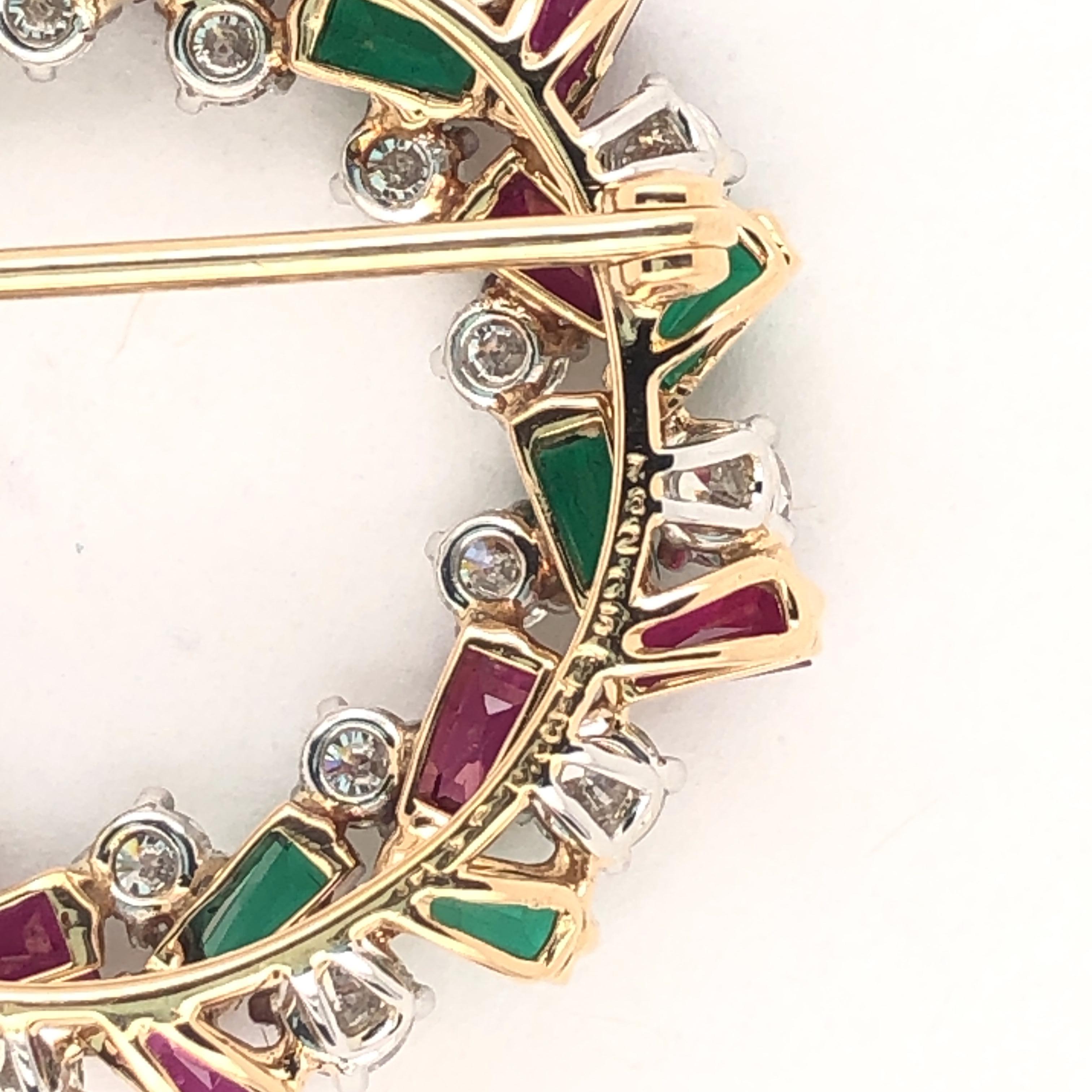 Oscar Heyman Holiday Wreath Brooch with Rubies, Emeralds and Diamonds In New Condition In New York City, NY