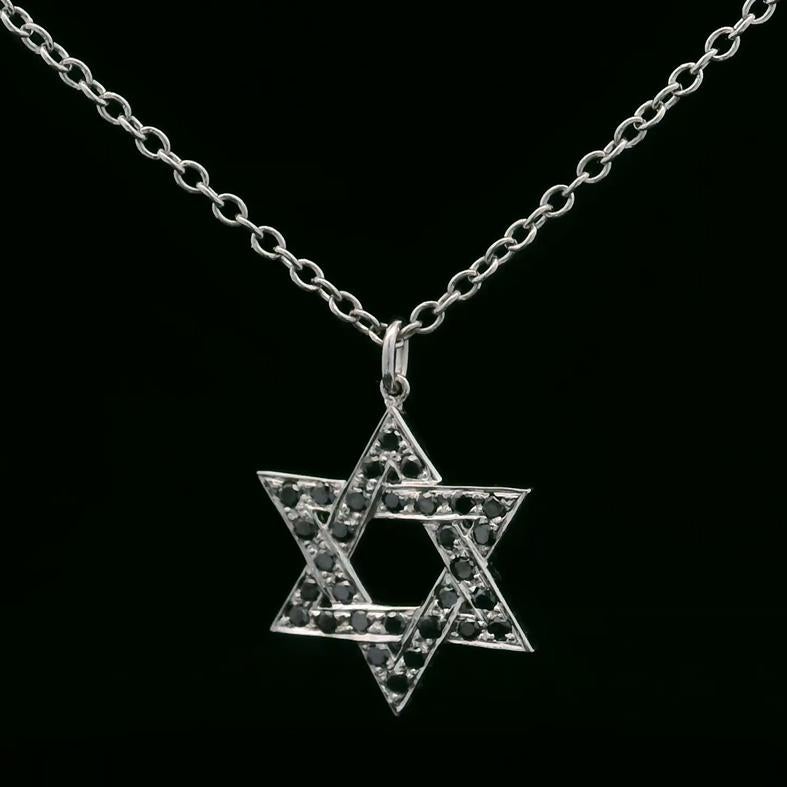 Contemporain Collier à pendentif étoile de David en platine 0,53 ct de diamant noir en vente