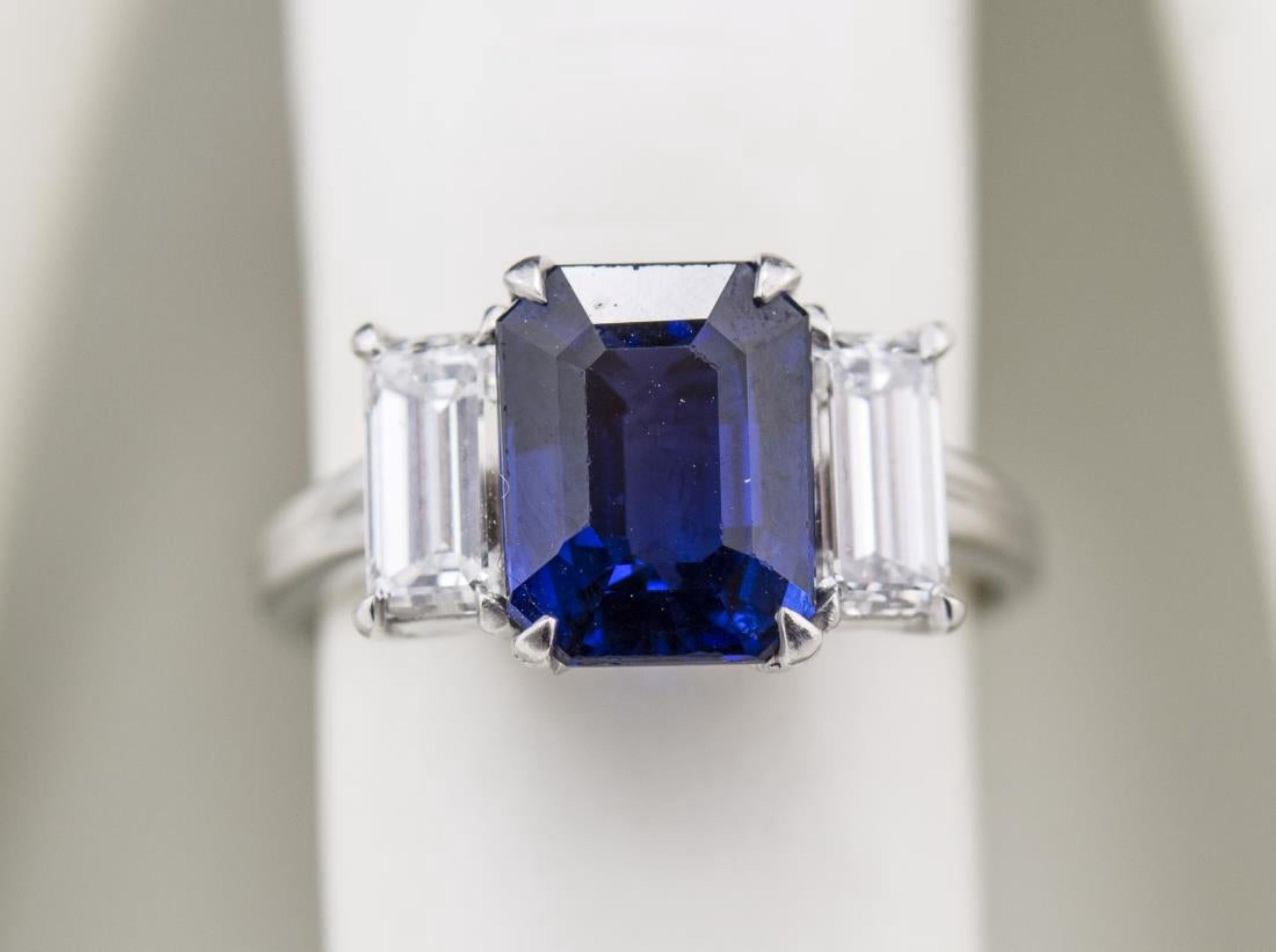 Women's Oscar Heyman Platinum and 18 Karat White Gold Sapphire and Diamond Ring For Sale