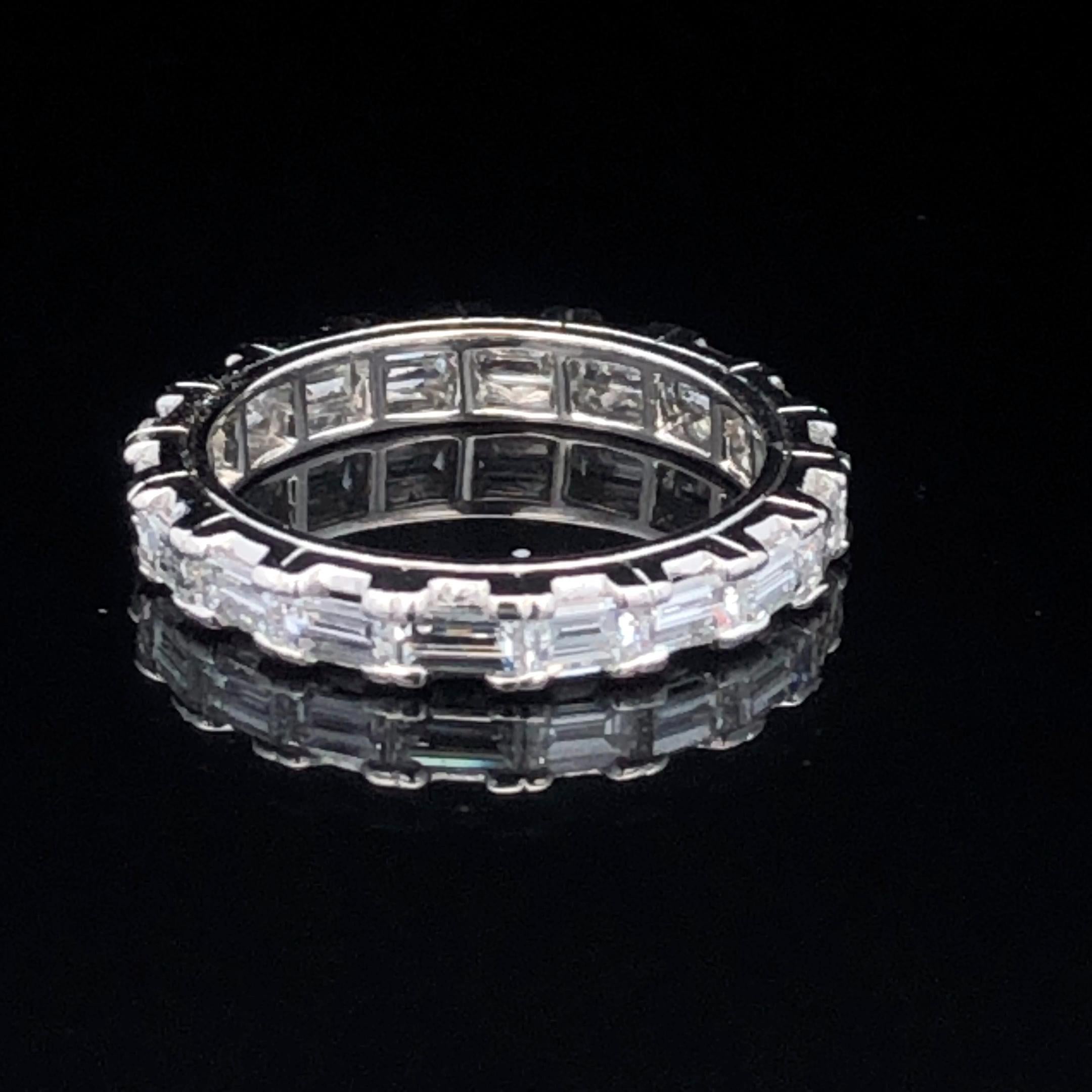 Contemporary Oscar Heyman Platinum 3mm Cog Set Baguette Diamond Band Ring sz 6 For Sale