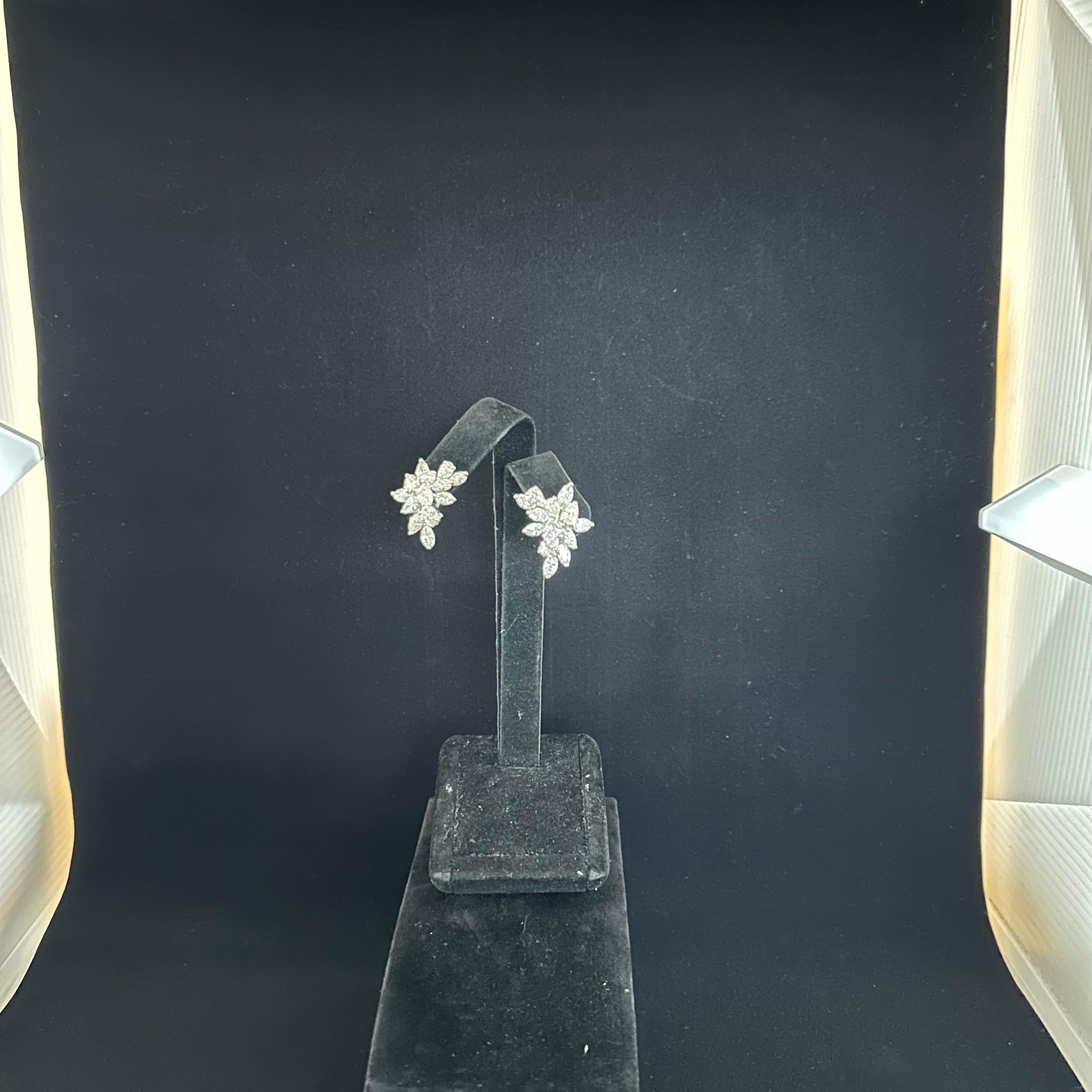 Oscar Heyman - Orecchini di diamanti in platino in vendita 1