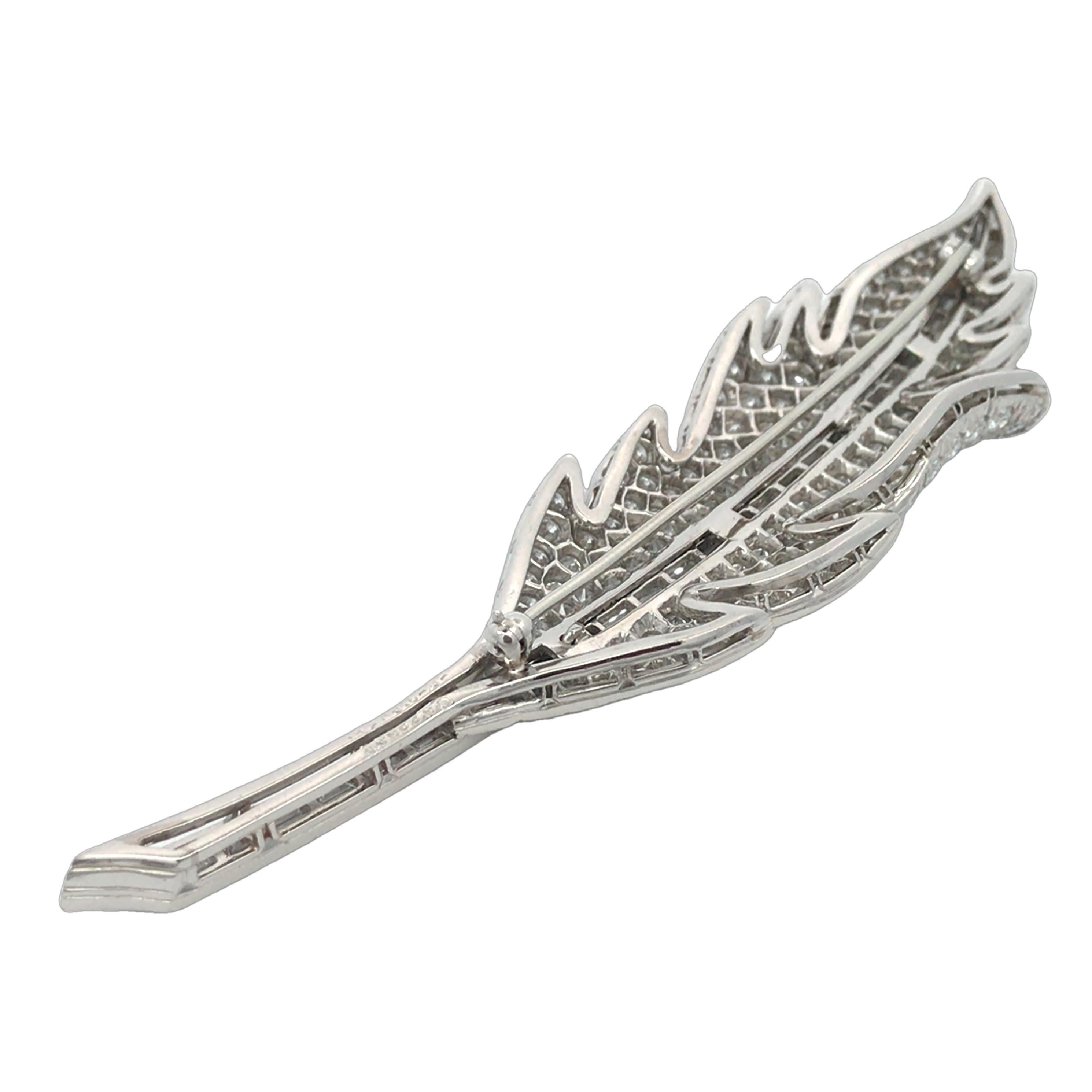 Oscar Heyman, Platinum Diamond Feather Brooch, Certificate In Good Condition For Sale In New York, NY