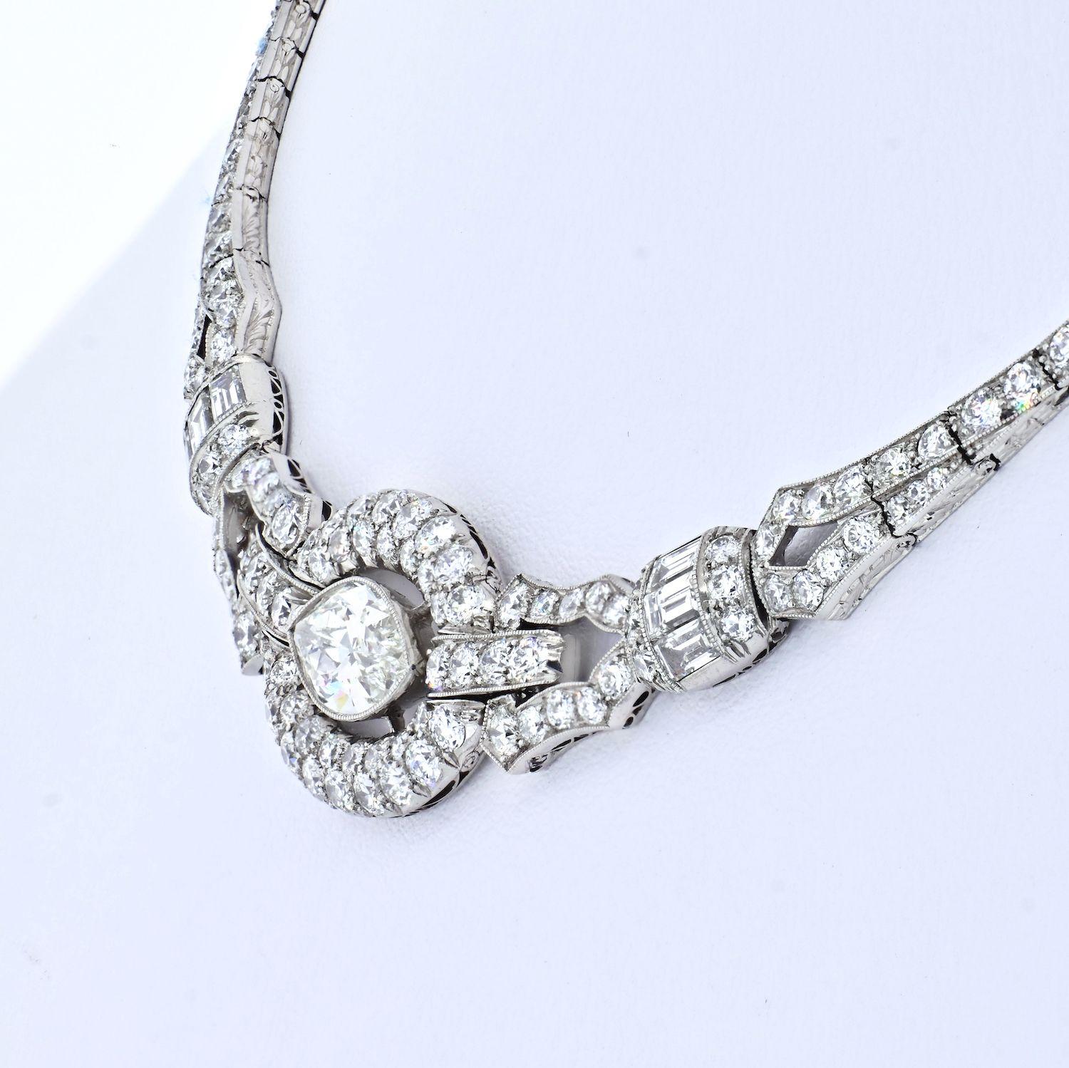 Oscar Heyman Platinum Round Cut and Marquise Cut Floating Diamond Necklace In Excellent Condition In New York, NY