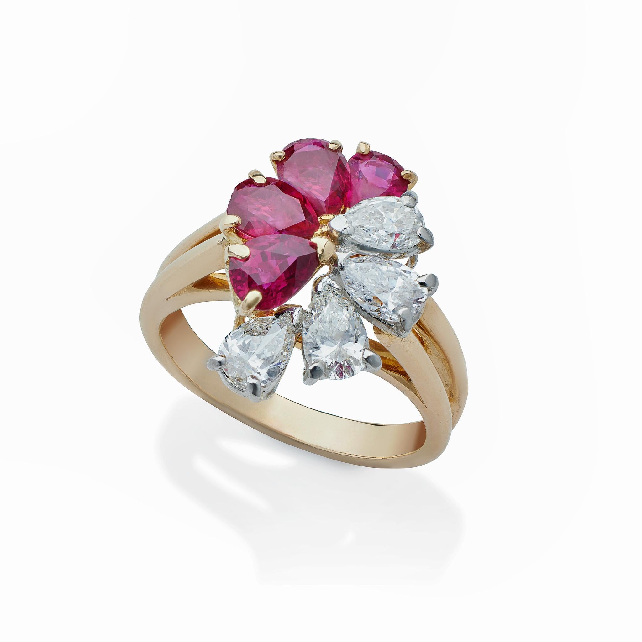 Oscar Heyman Ruby and Diamond Flower Ring In Excellent Condition For Sale In New York, NY
